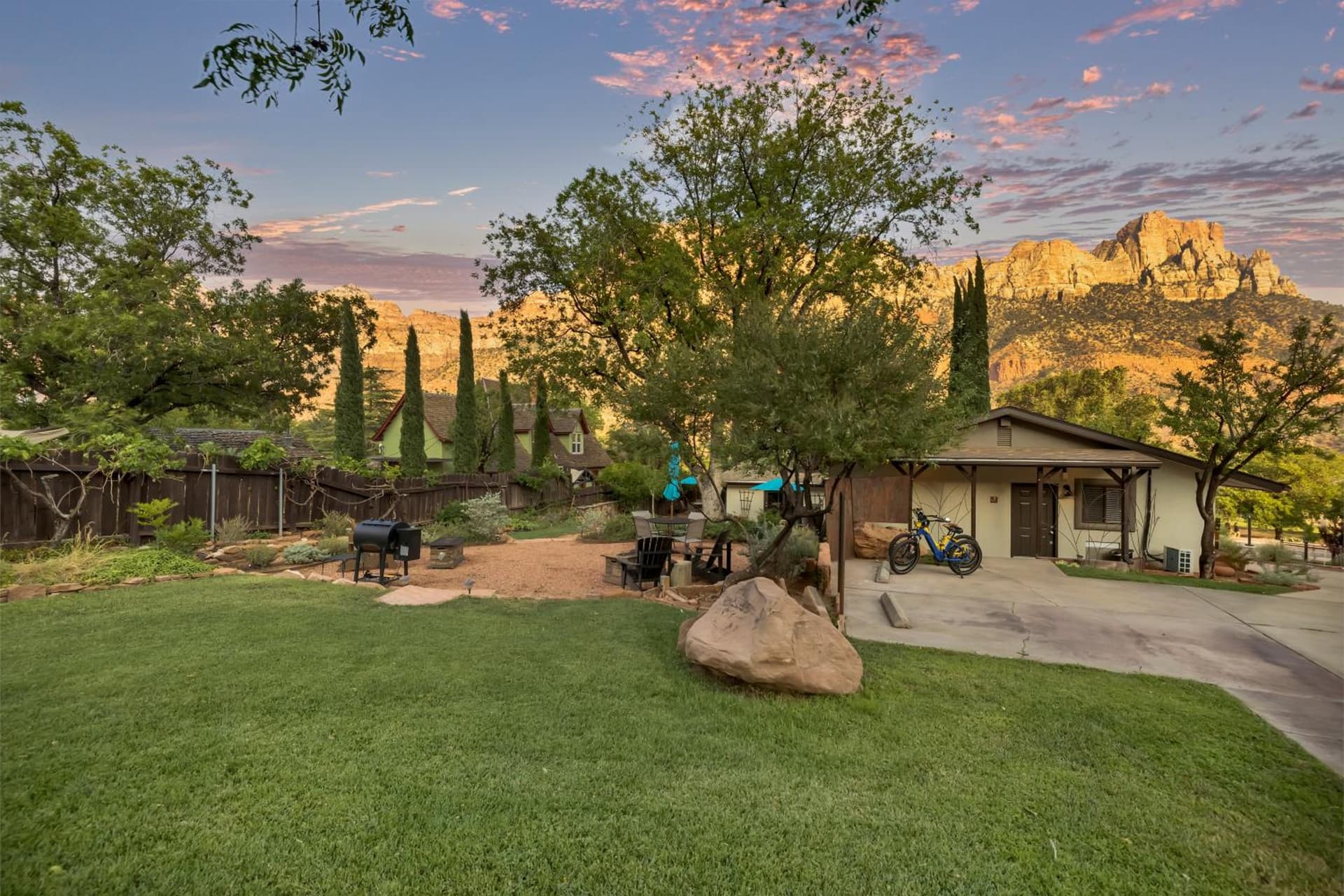 Red Rock Inn Cottages gallery photo in Springdale, UT — image 59