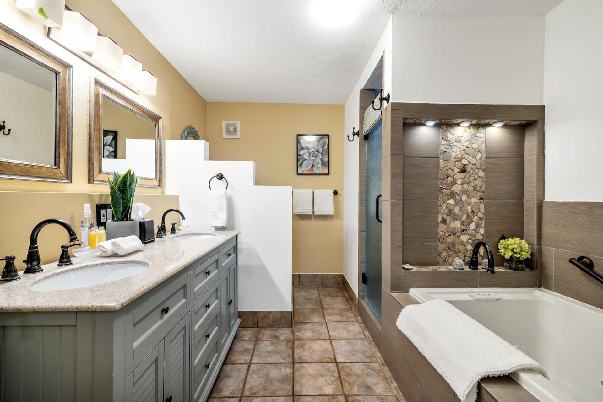 Red Rock Inn Cottages gallery photo in Springdale, UT — image 25
