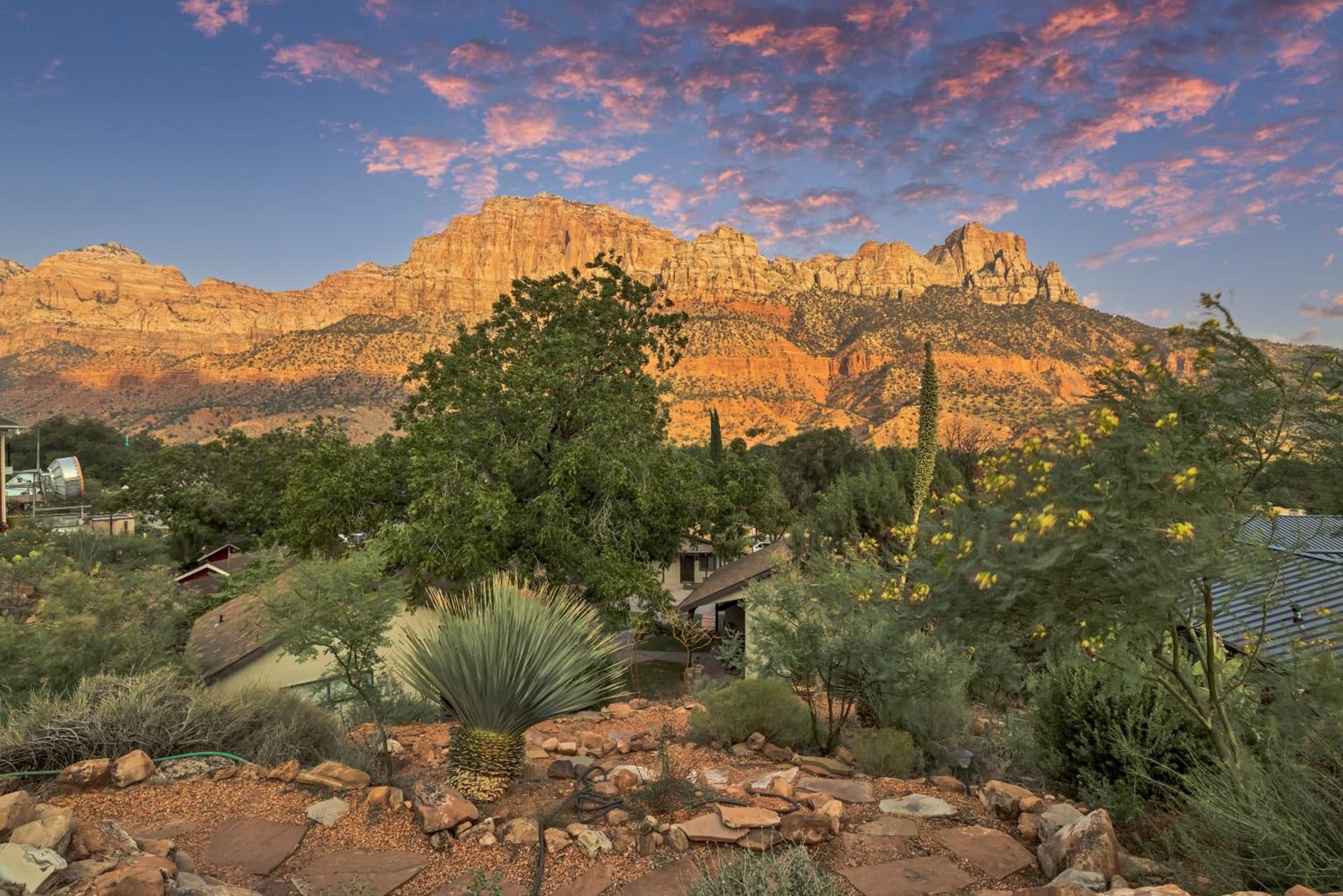 Red Rock Inn Cottages gallery photo in Springdale, UT — image 27