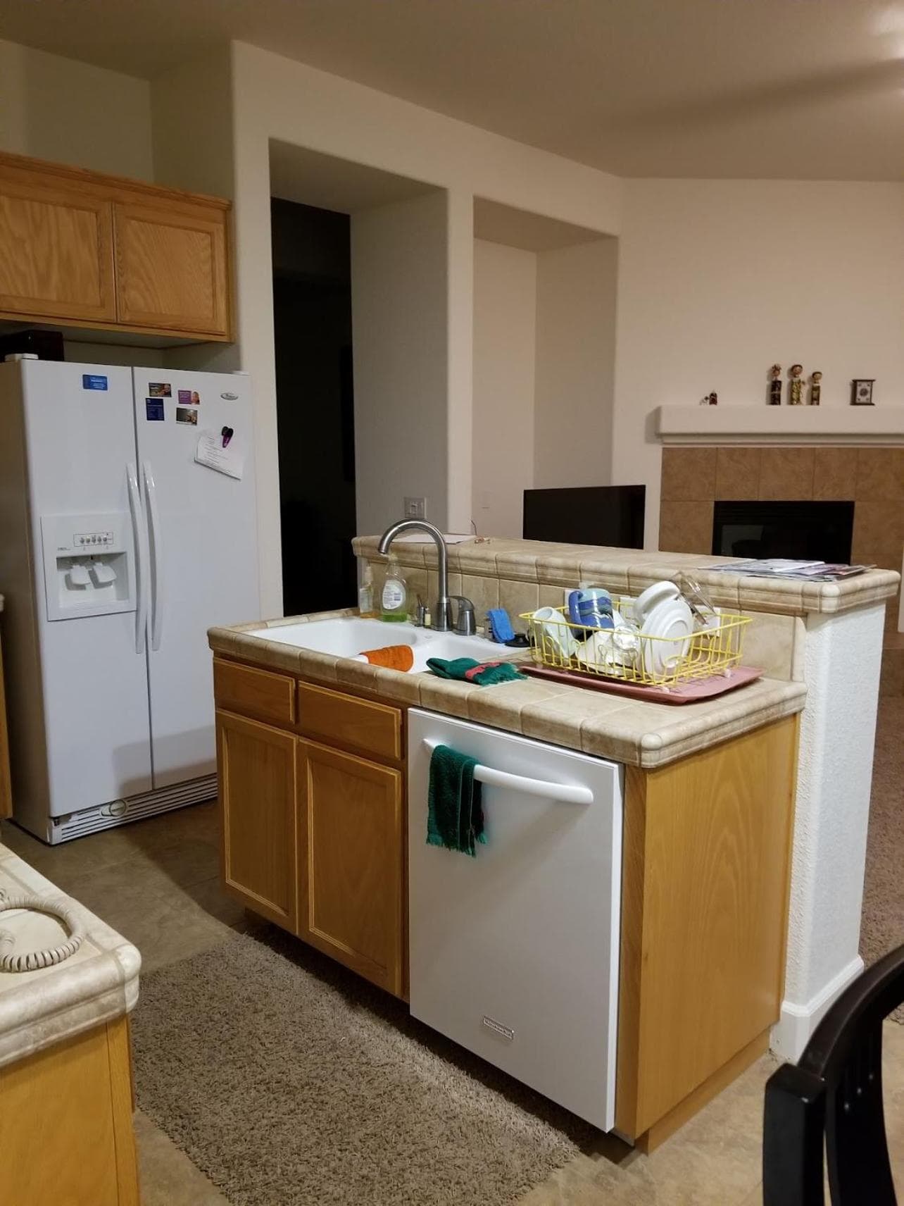 Comfort and Style Full bed shared bathroom gallery photo in Vacaville, CA — image 6