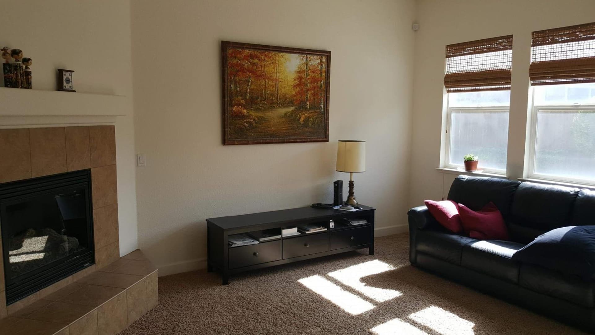 Comfort and Style Full bed shared bathroom gallery photo in Vacaville, CA — image 4