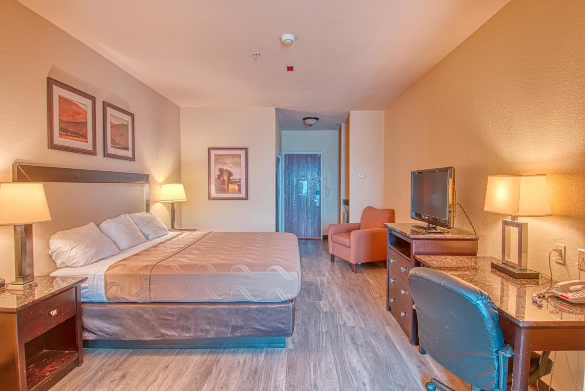 Express inn & suites interior in Norman, OK — gallery photo 2
