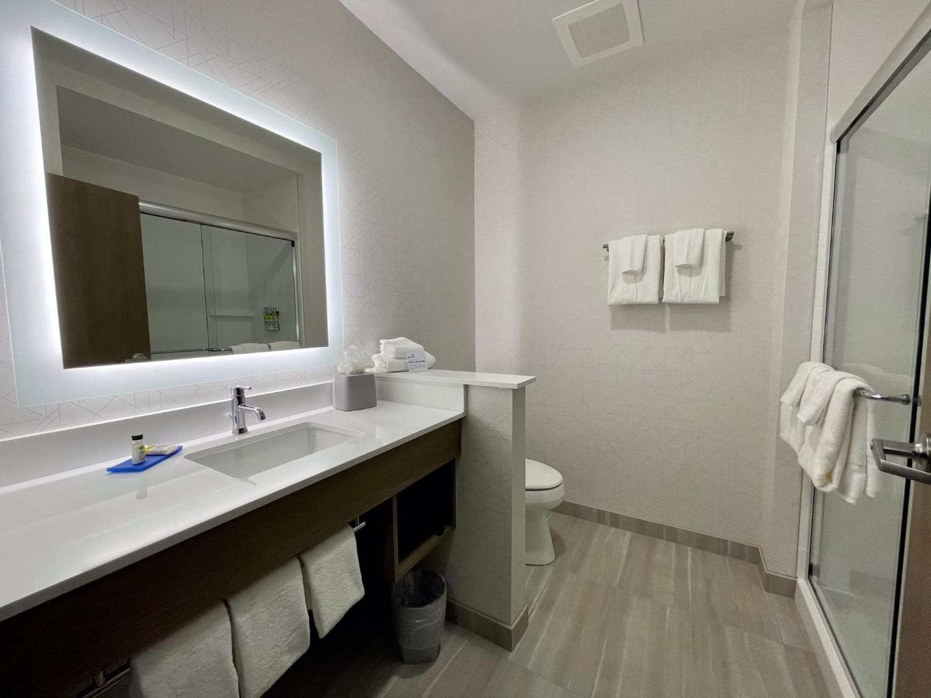 Holiday Inn Express & Suites - Ft. Smith - Airport by IHG gallery photo in Fort Smith, AR — image 57
