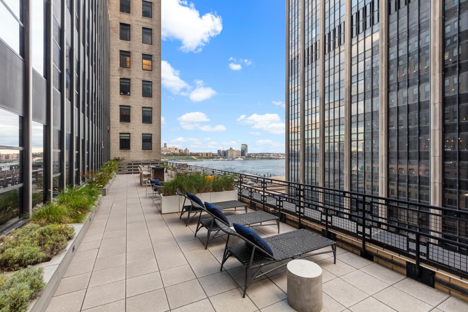 Placemakr Wall Street property views in New York, NY — gallery photo 3