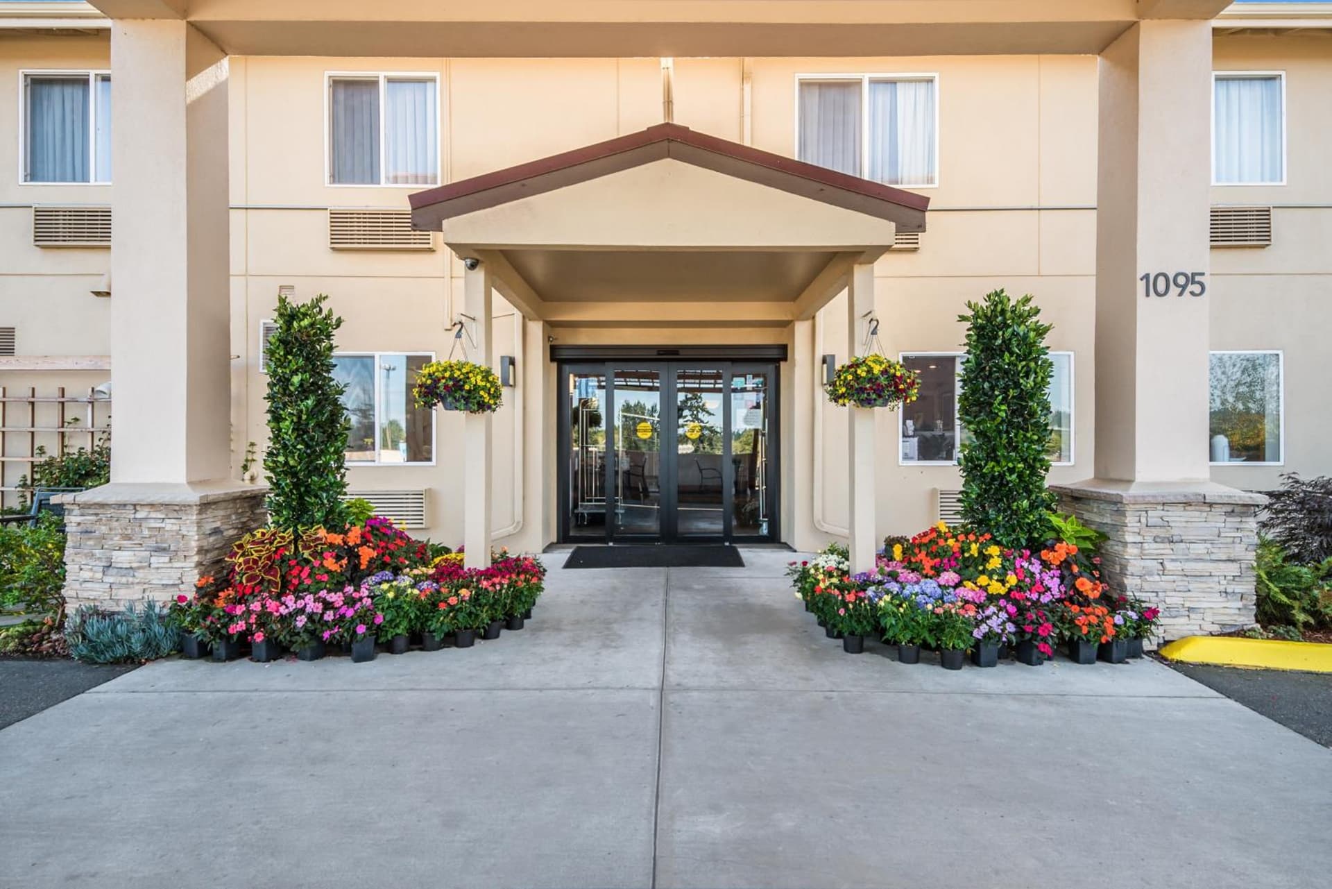 Red Lion Inn & Suites Sequim at Olympic National Park interior in Sequim, WA — gallery photo 2