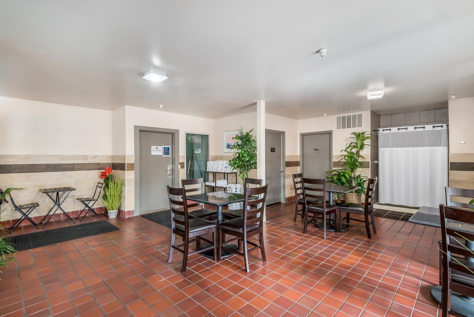 Red Lion Inn & Suites Sequim at Olympic National Park gallery photo in Sequim, WA — image 28