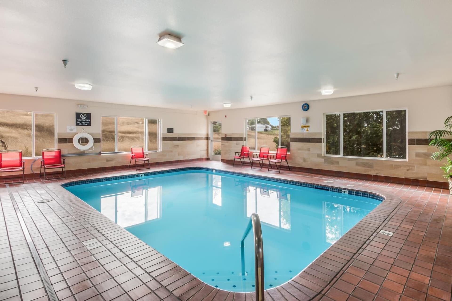 Red Lion Inn & Suites Sequim at Olympic National Park gallery photo in Sequim, WA — image 13