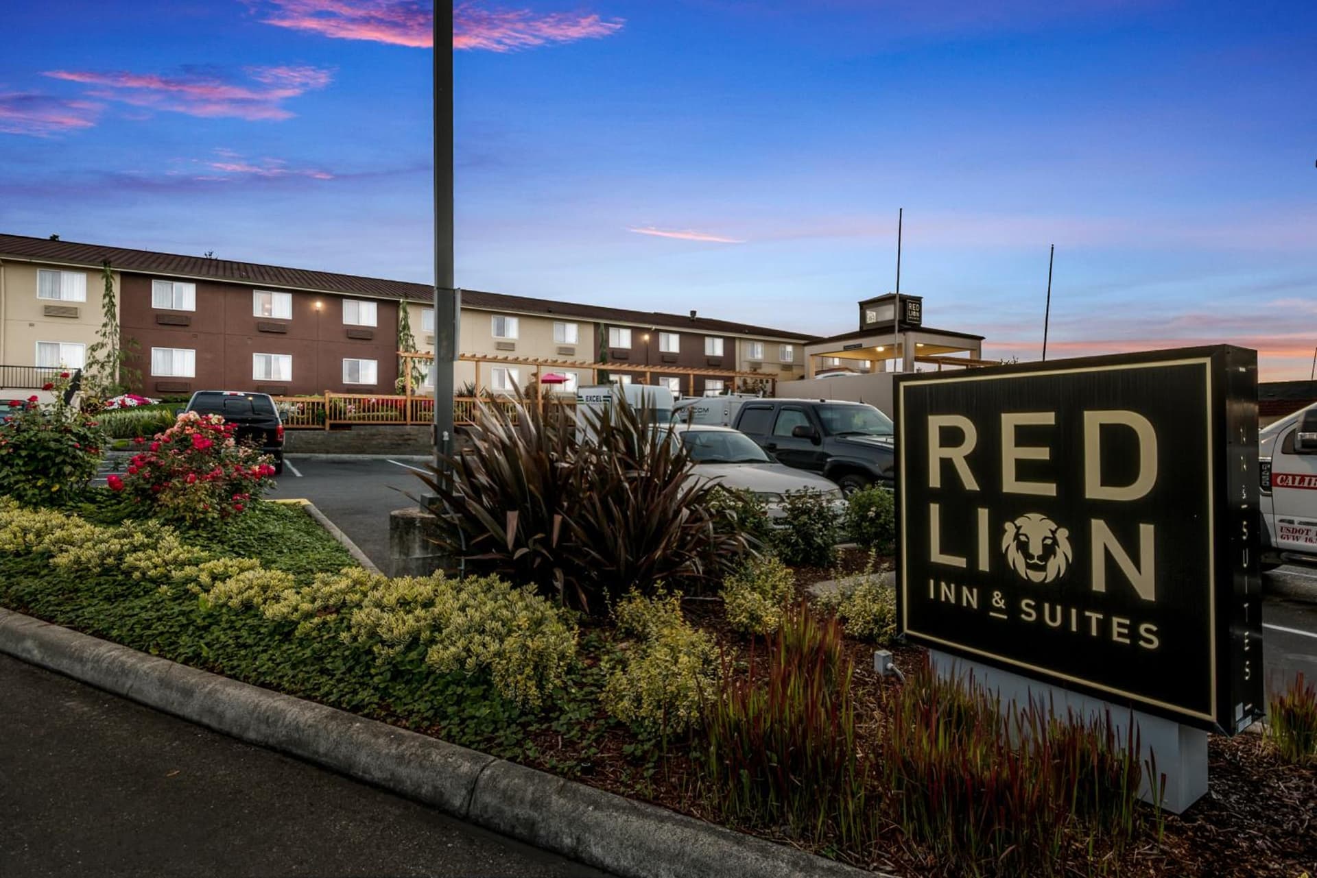 Red Lion Inn & Suites Sequim at Olympic National Park gallery photo in Sequim, WA — image 6