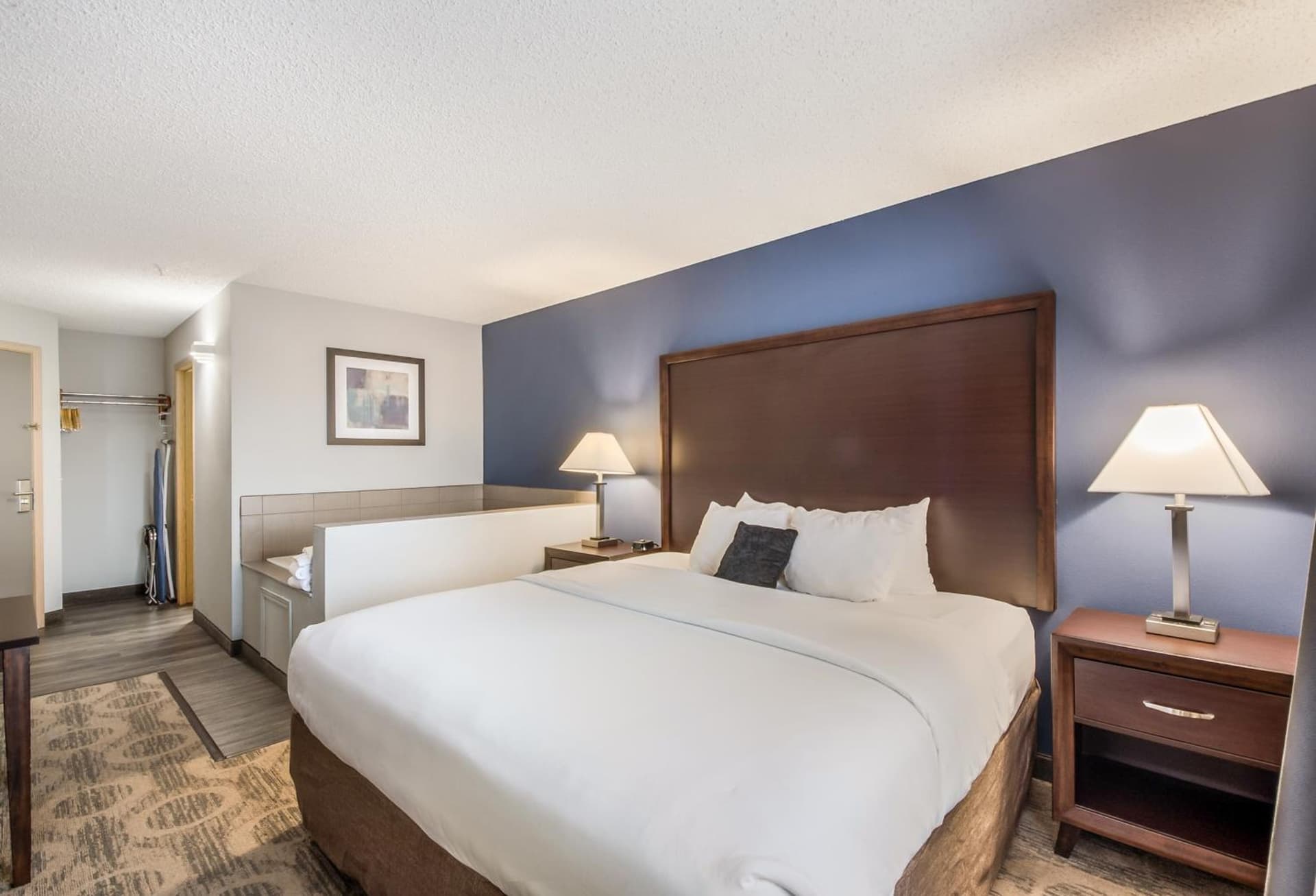 Red Lion Inn & Suites Sequim at Olympic National Park gallery photo in Sequim, WA — image 10