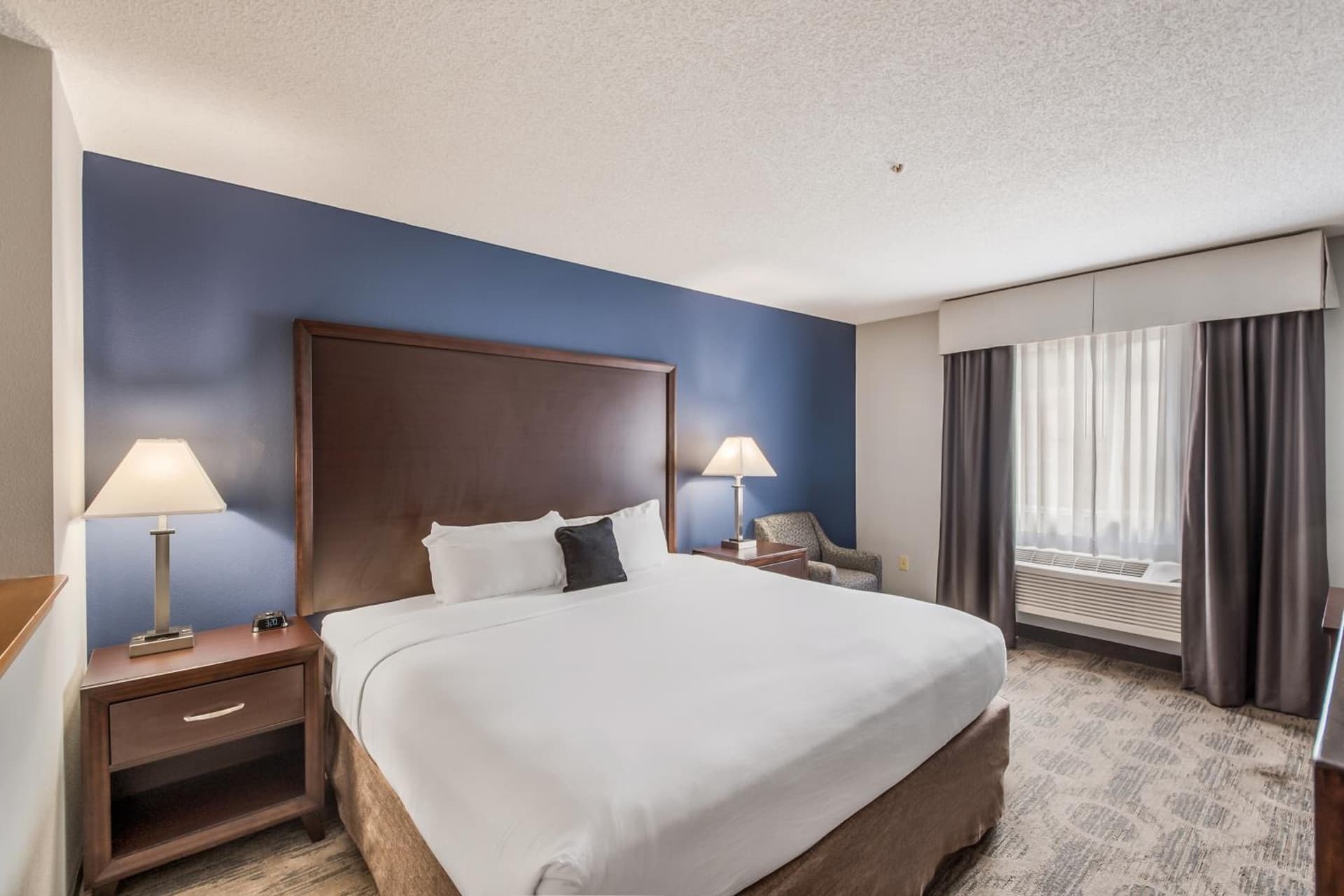 Red Lion Inn & Suites Sequim at Olympic National Park gallery photo in Sequim, WA — image 30