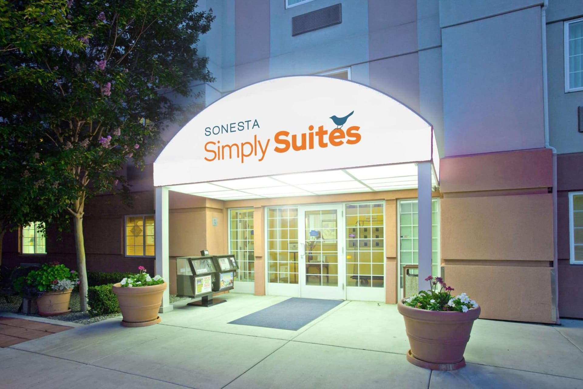 Sonesta Simply Suites Garden Grove Anaheim featured exterior or lobby in Anaheim, CA — similar hotel