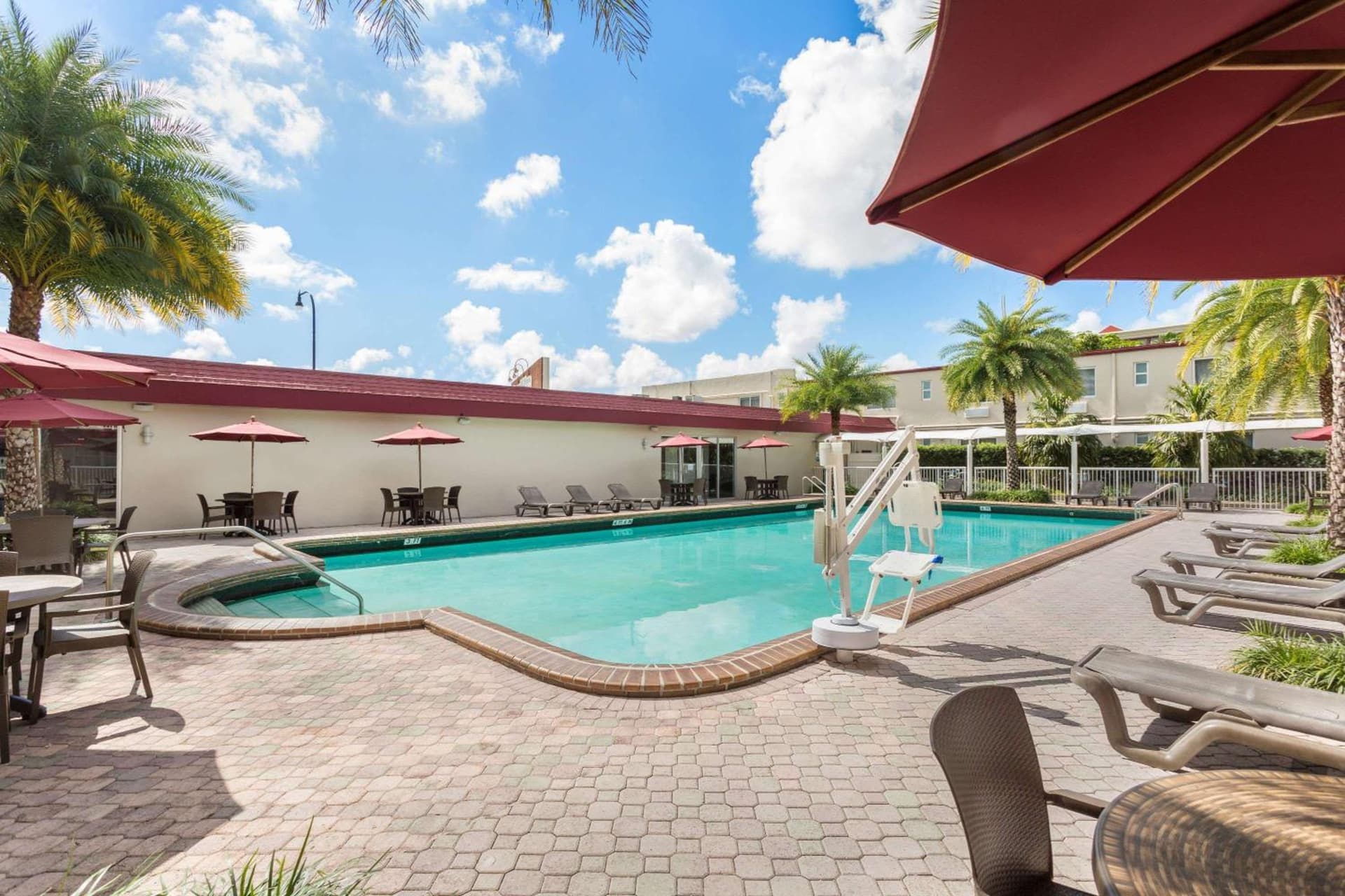 Ramada by Wyndham Miami Springs/Miami International Airport gallery photo in Miami, FL — image 42