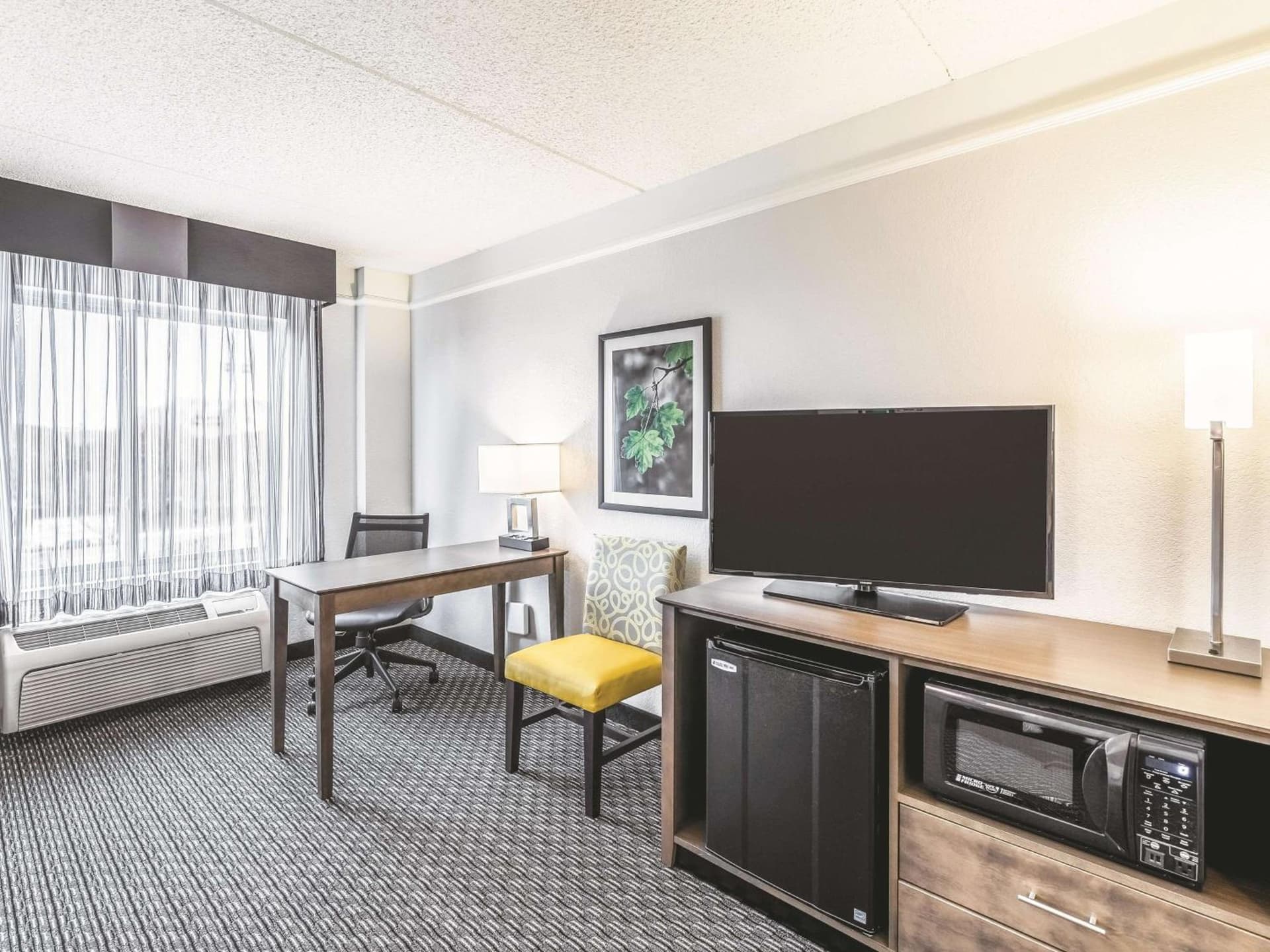 La Quinta by Wyndham Austin Airport gallery photo in Austin, TX — image 44