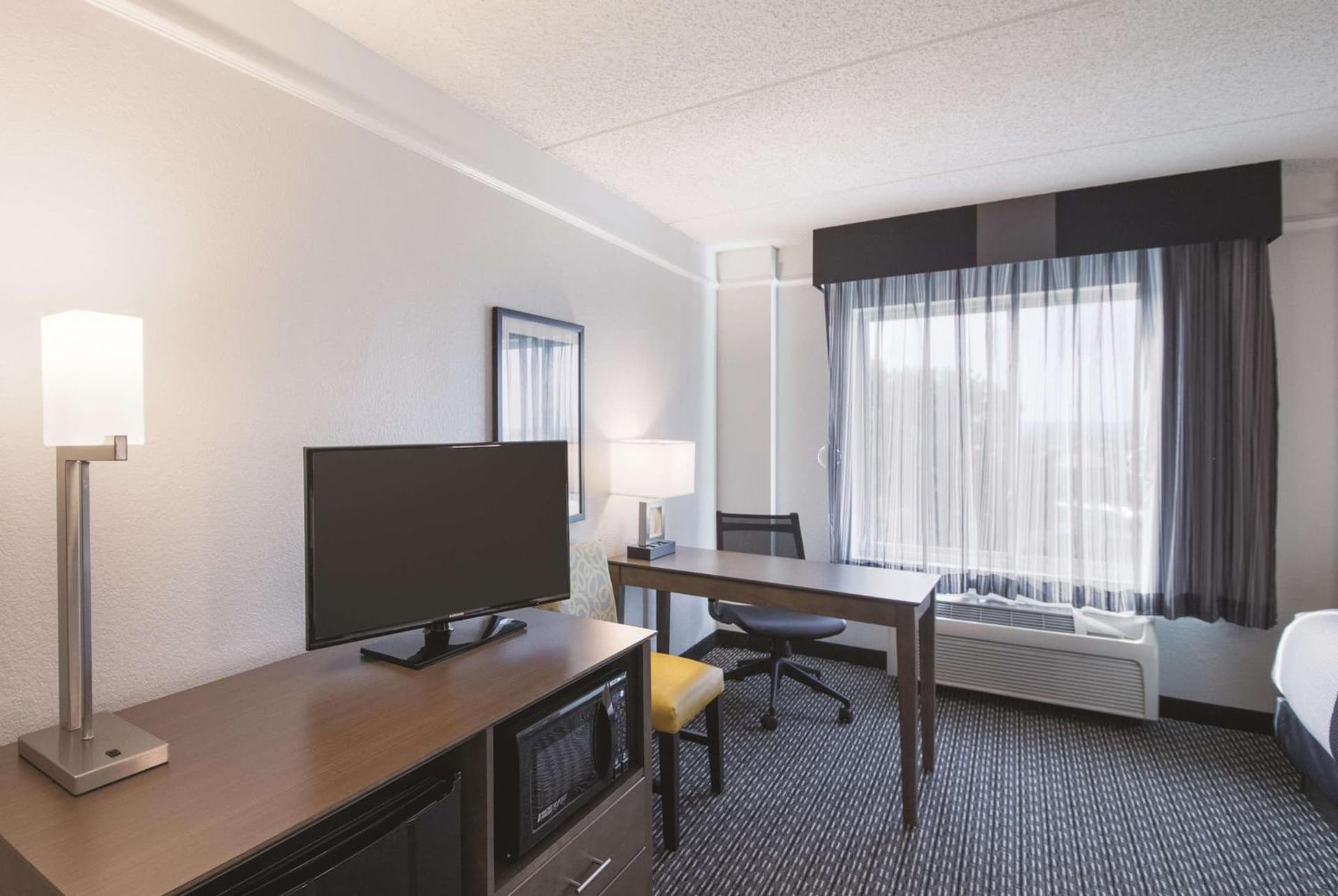La Quinta by Wyndham Austin Airport gallery photo in Austin, TX — image 9