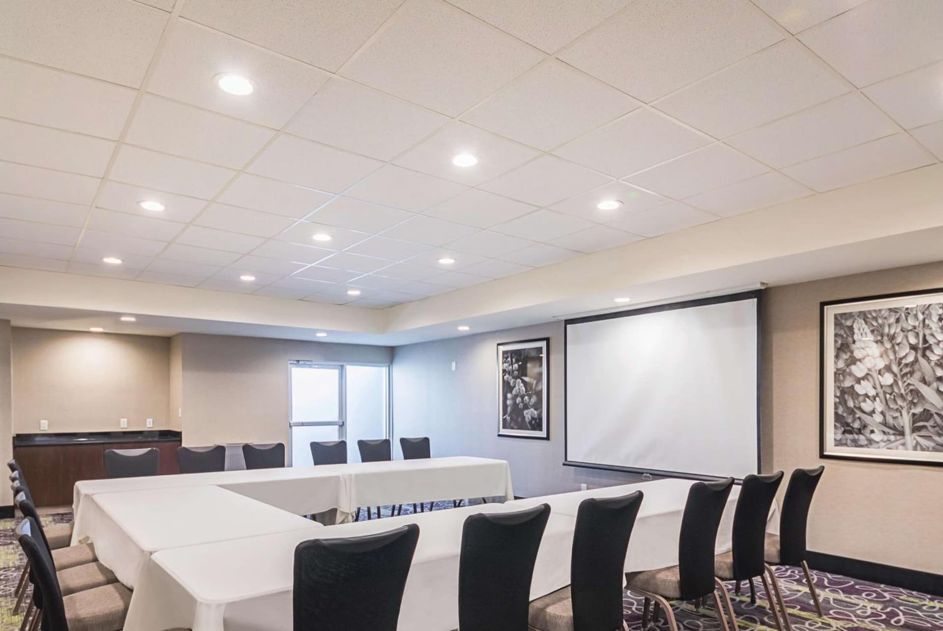 La Quinta by Wyndham Austin Airport gallery photo in Austin, TX — image 39