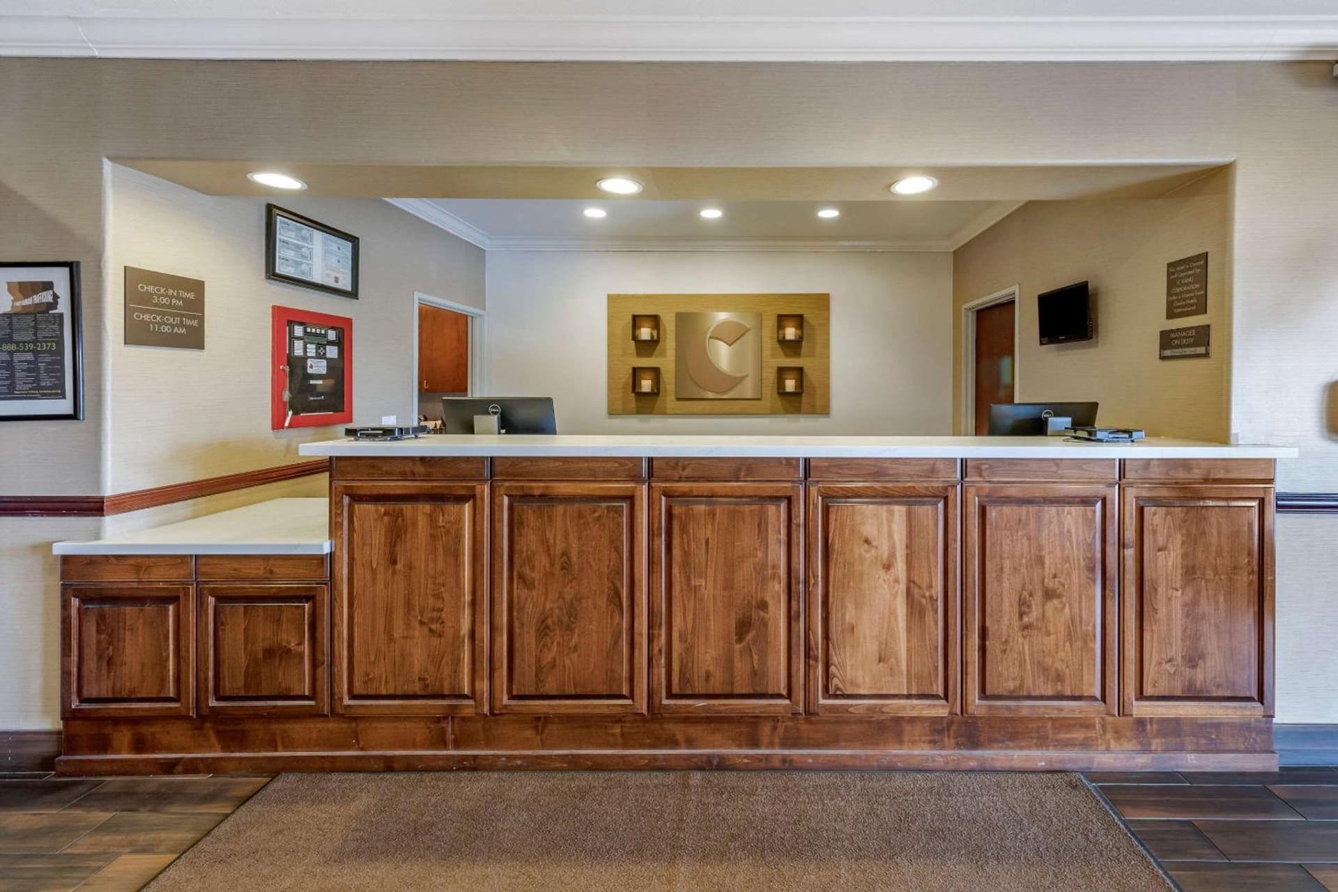 Comfort Suites Near Six Flags Magic Mountain interior in Stevenson Ranch, CA — gallery photo 2