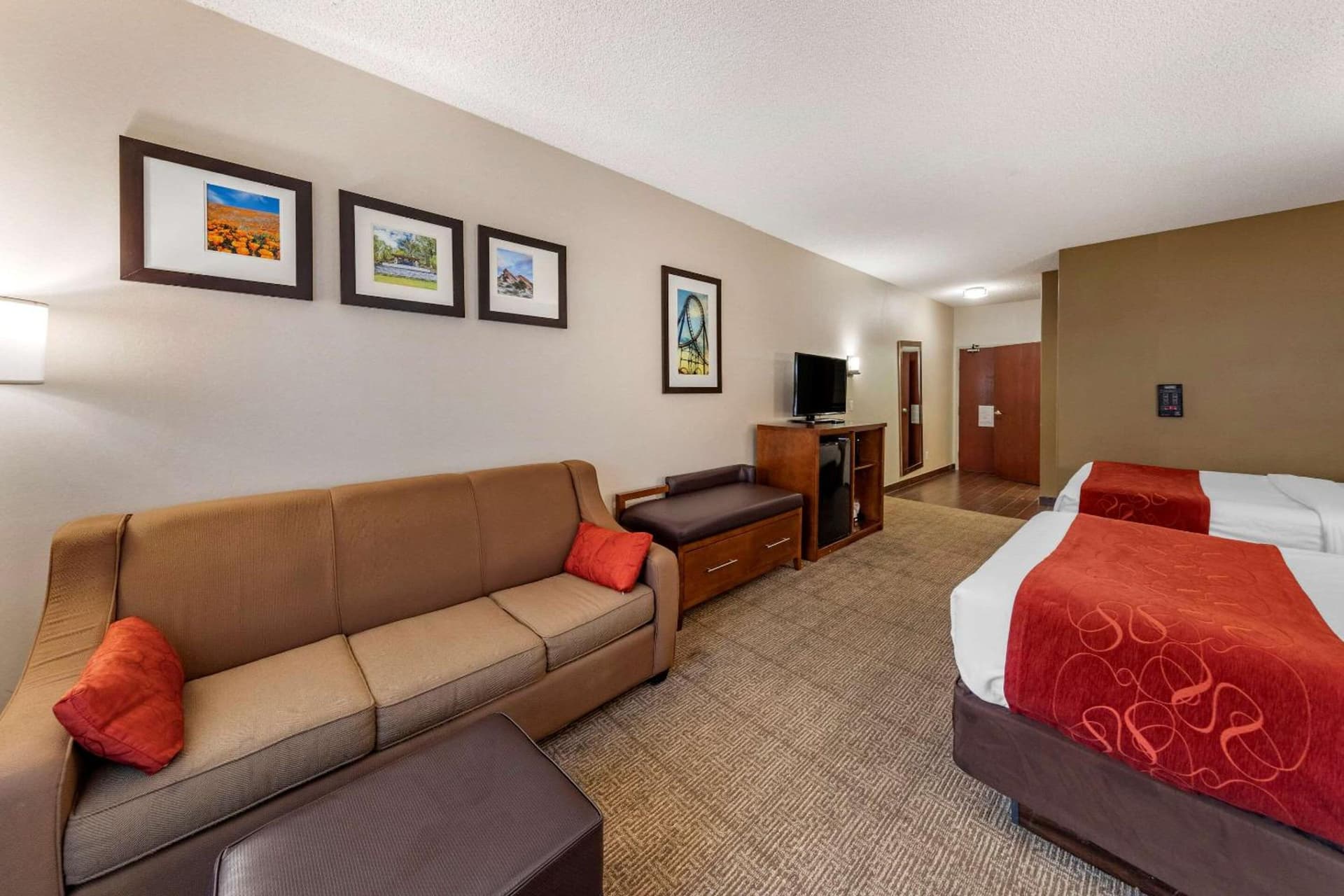 Comfort Suites Near Six Flags Magic Mountain gallery photo in Stevenson Ranch, CA — image 11