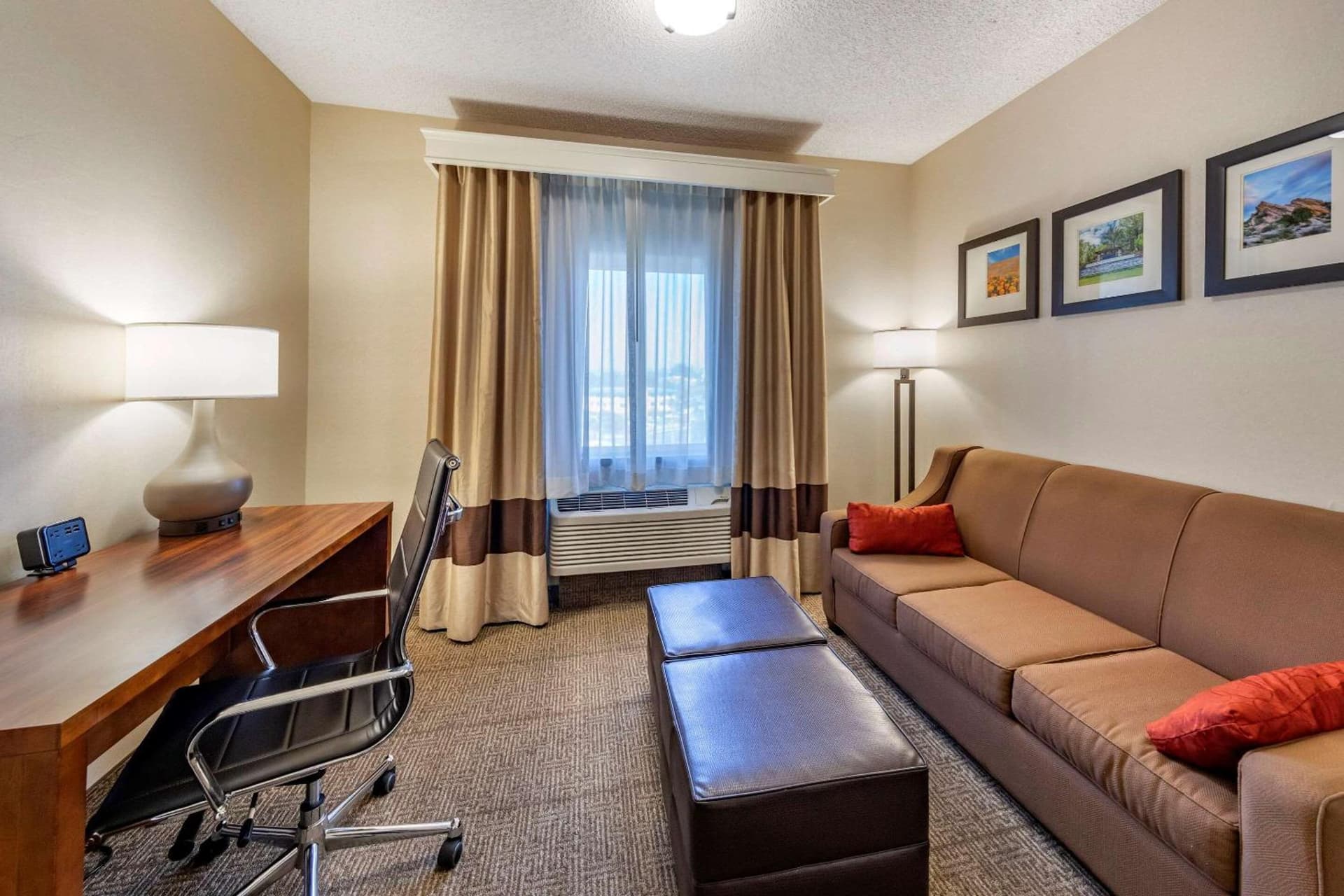 Comfort Suites Near Six Flags Magic Mountain gallery photo in Stevenson Ranch, CA — image 13