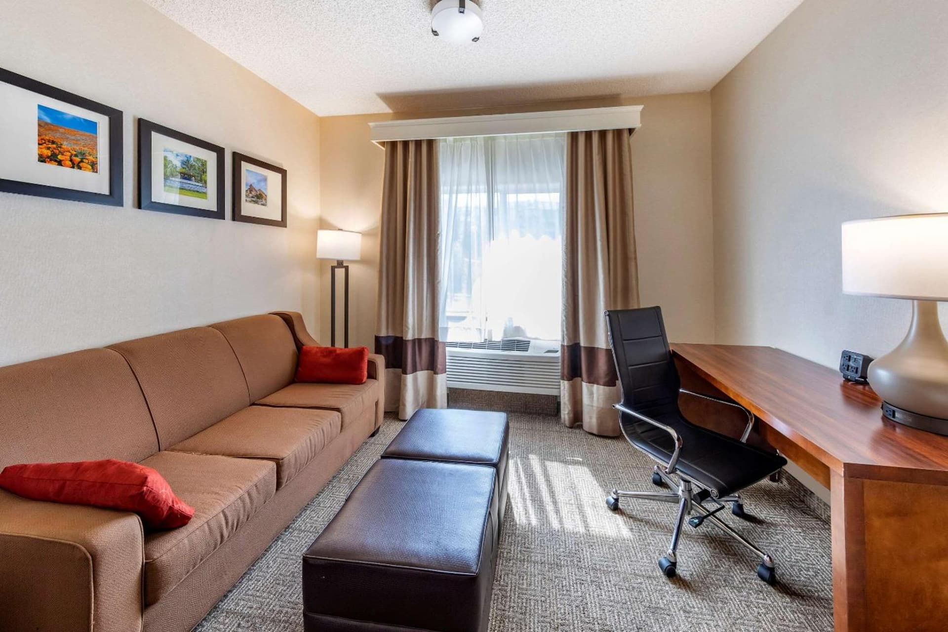 Comfort Suites Near Six Flags Magic Mountain gallery photo in Stevenson Ranch, CA — image 19