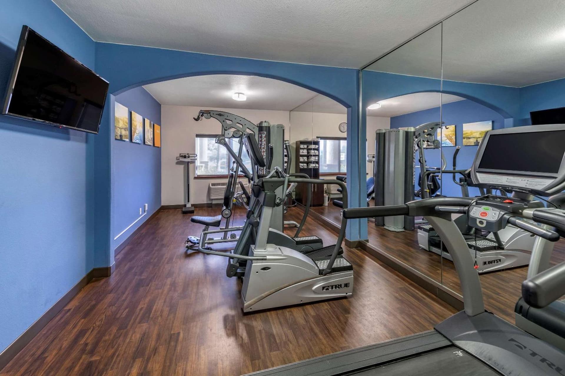 Comfort Suites Near Six Flags Magic Mountain gallery photo in Stevenson Ranch, CA — image 7