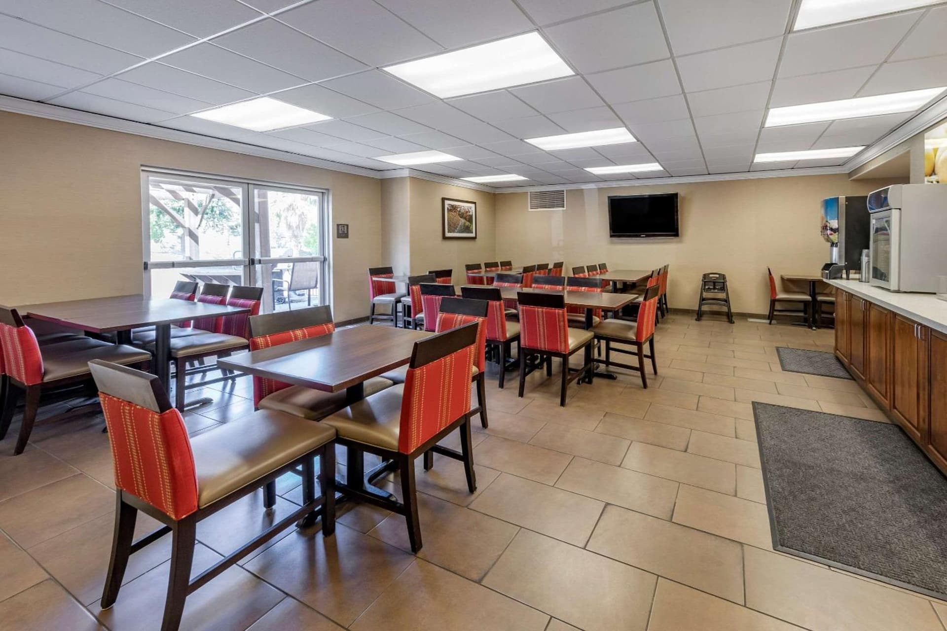 Comfort Suites Near Six Flags Magic Mountain gallery photo in Stevenson Ranch, CA — image 12