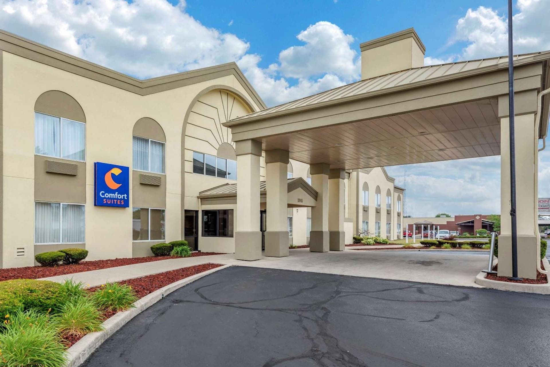SureStay by Best Western Marion interior in Marion, IN — gallery photo 2
