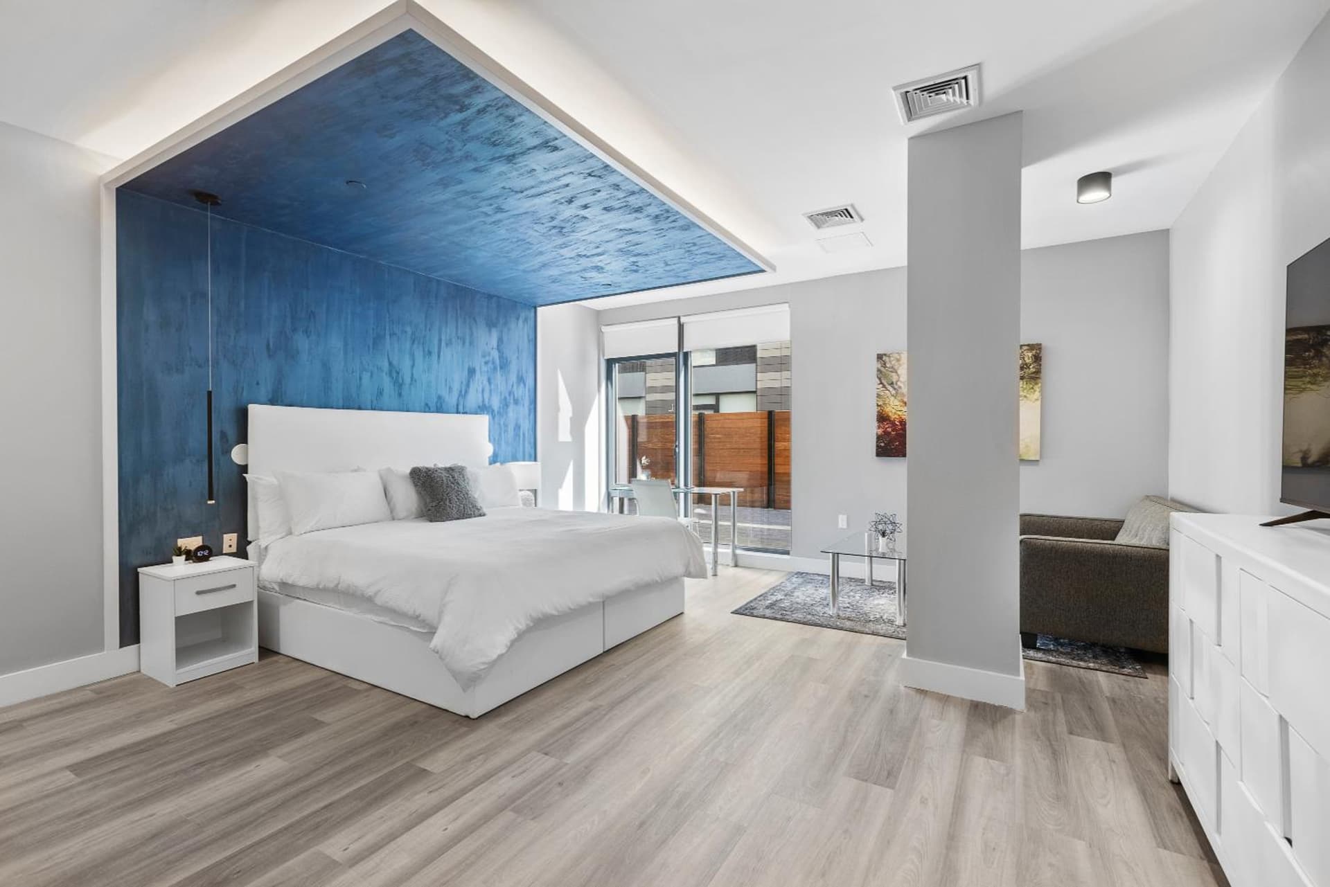 Global Luxury Suites at The Arches gallery photo in Bronx, NY — image 9