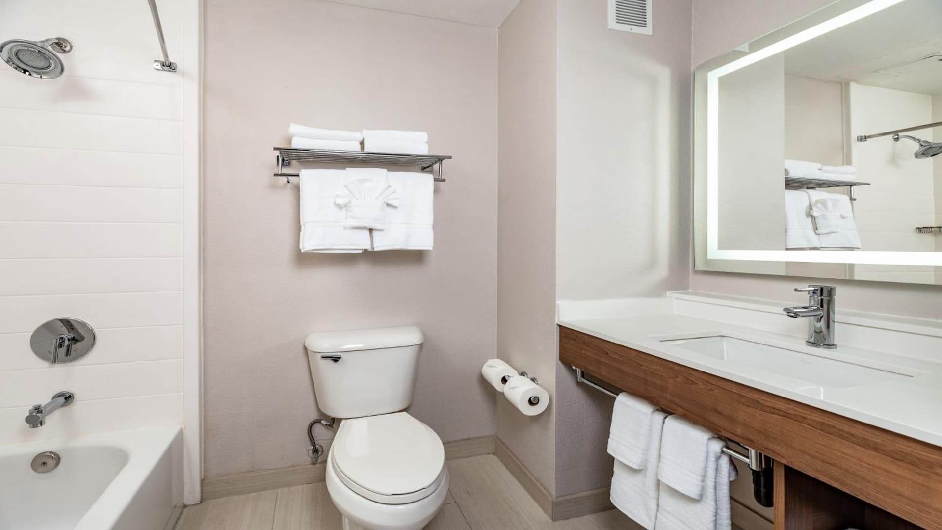 Holiday Inn Express Fremont - Milpitas Central by IHG gallery photo in Fremont, CA — image 92