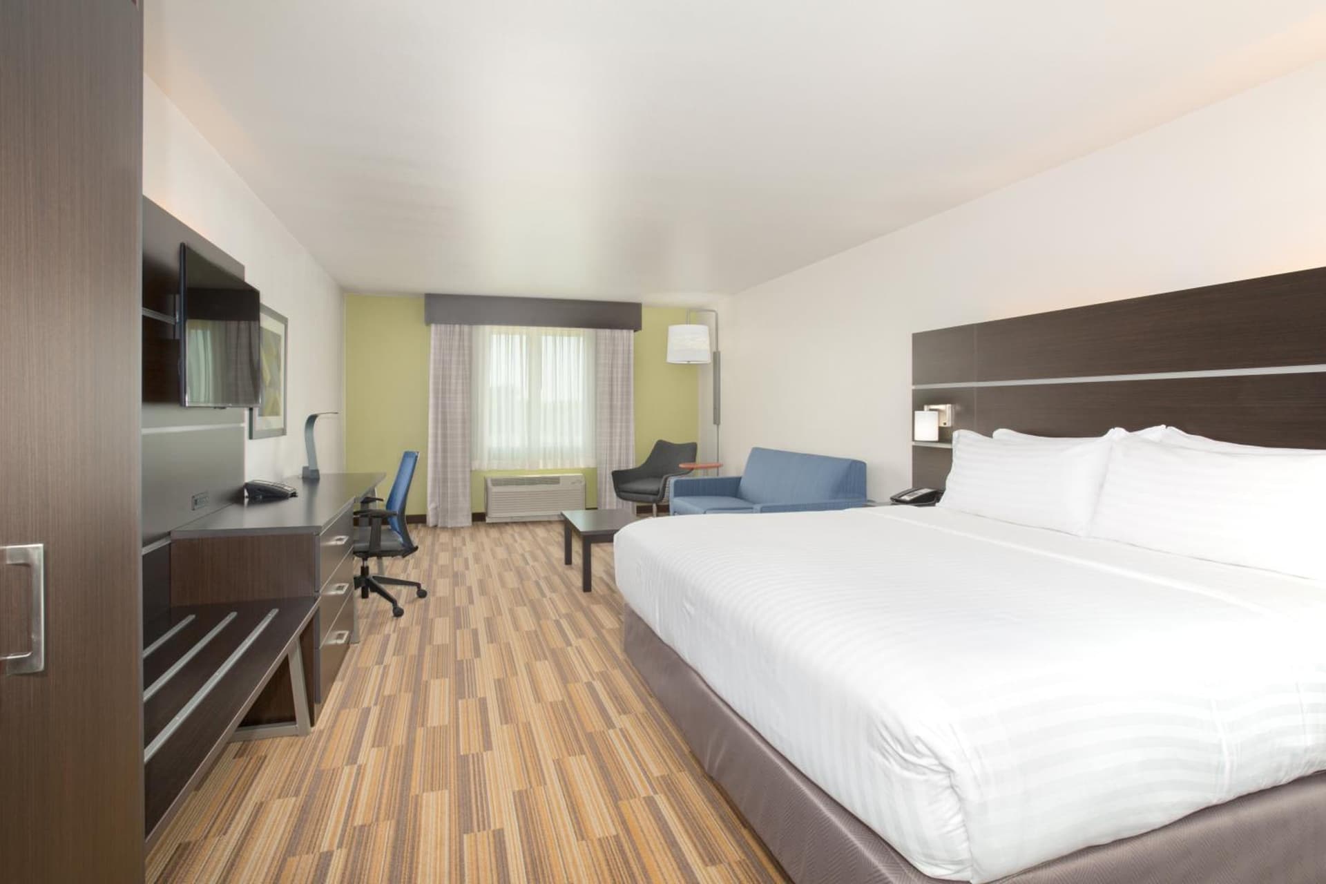 Holiday Inn Express & Suites Lincoln I - 80 by IHG gallery photo in Lincoln, NE — image 45