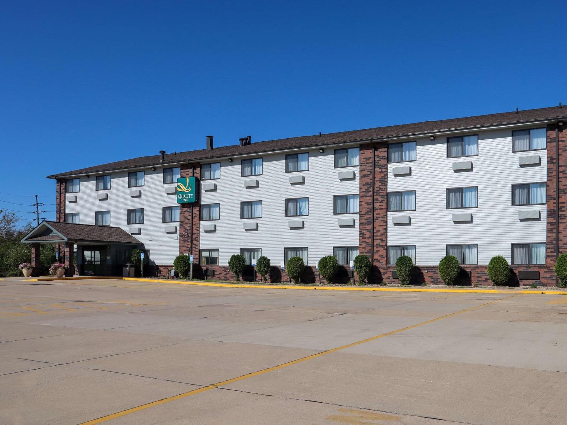 Quality Inn & Suites Bloomington I-55 and I-74 gallery photo in Bloomington, IL — image 15