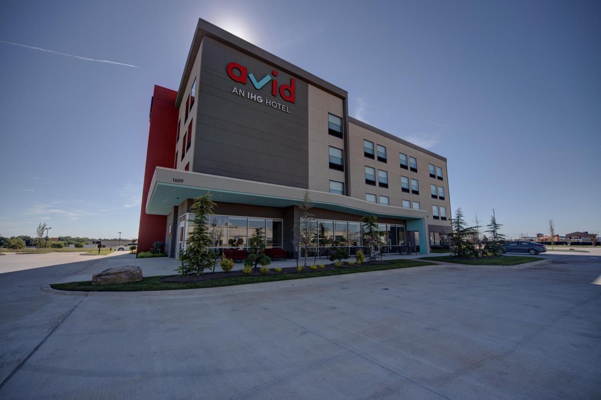 Avid hotel - Oklahoma City - Yukon by IHG interior in Yukon, OK — gallery photo 2
