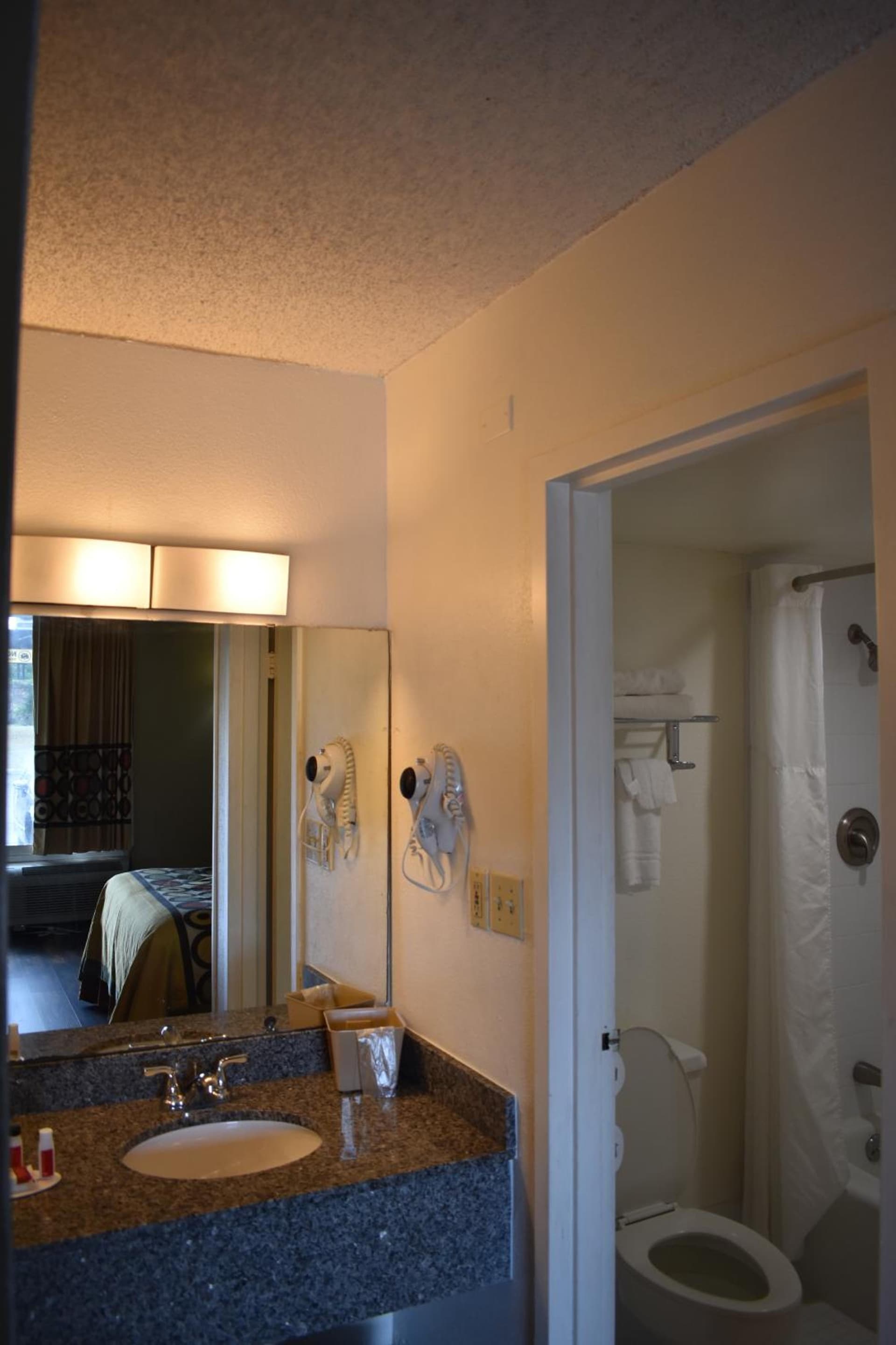 Super 8 by Wyndham Ocala I-75 gallery photo in Ocala, FL — image 10
