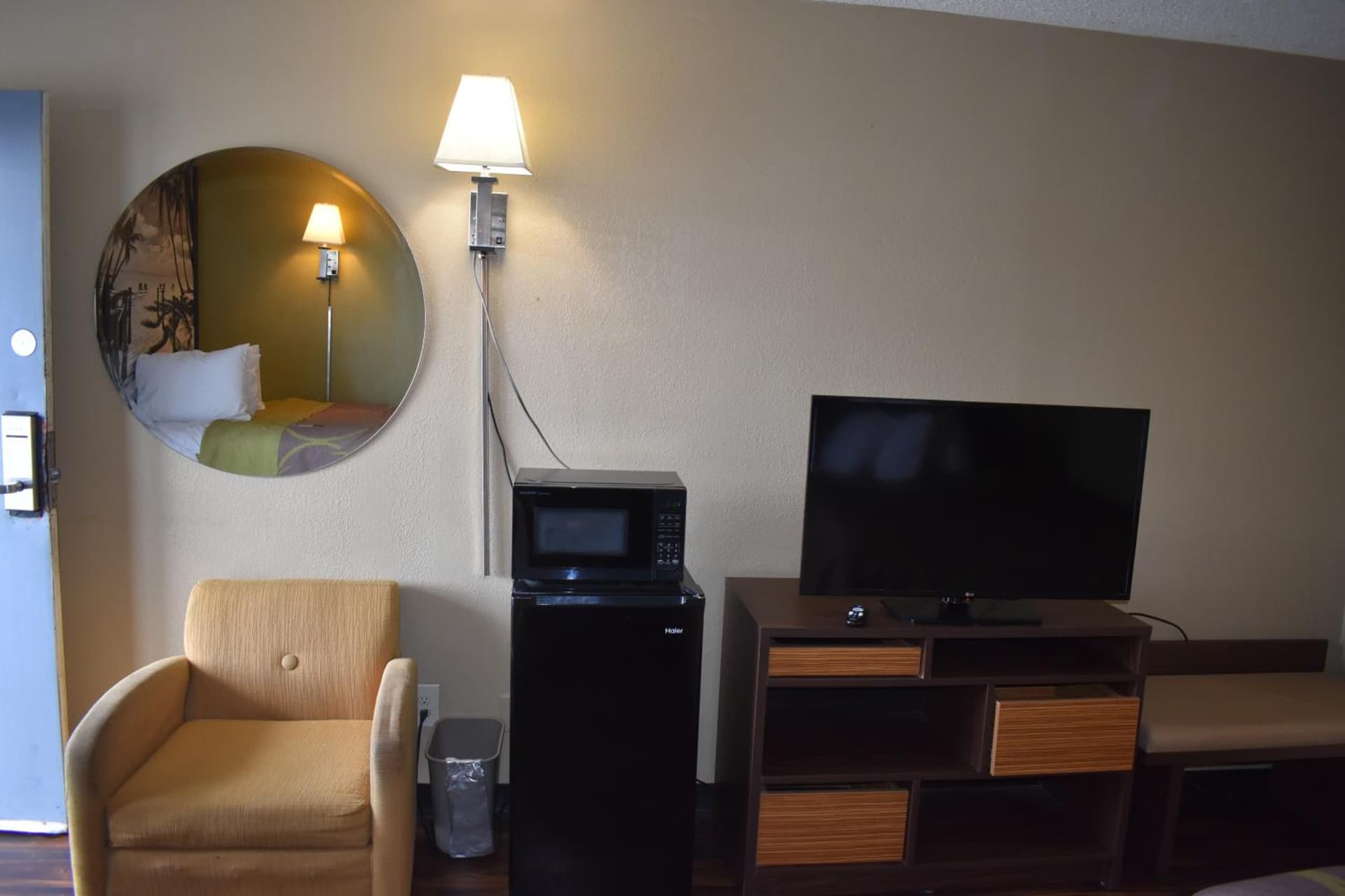 Super 8 by Wyndham Ocala I-75 gallery photo in Ocala, FL — image 45