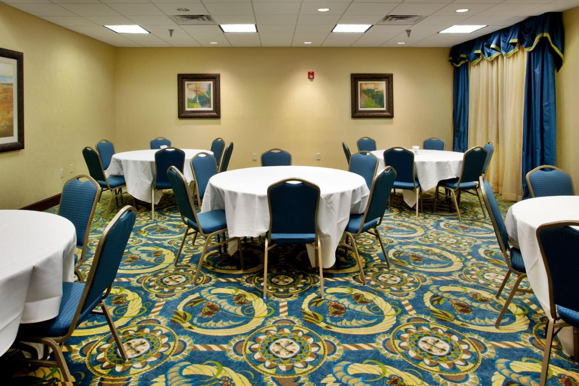 Holiday Inn Express - Richmond Downtown by IHG gallery photo in Richmond, VA — image 11