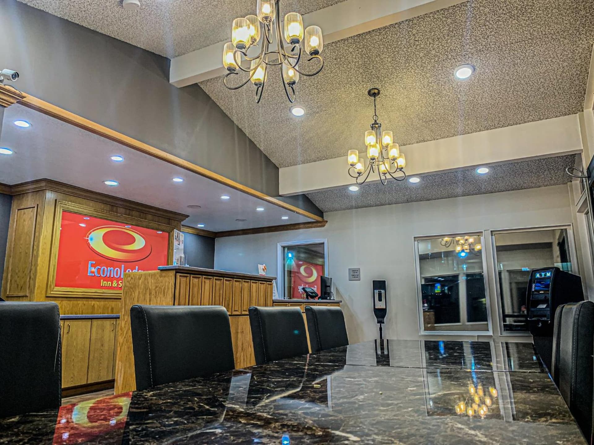 Econo Lodge Inn & Suites Winnemucca interior in Winnemucca, NV — gallery photo 2
