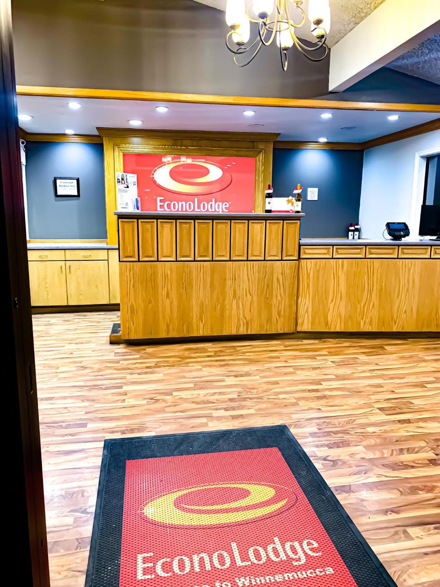 Econo Lodge Inn & Suites Winnemucca property views in Winnemucca, NV — gallery photo 3