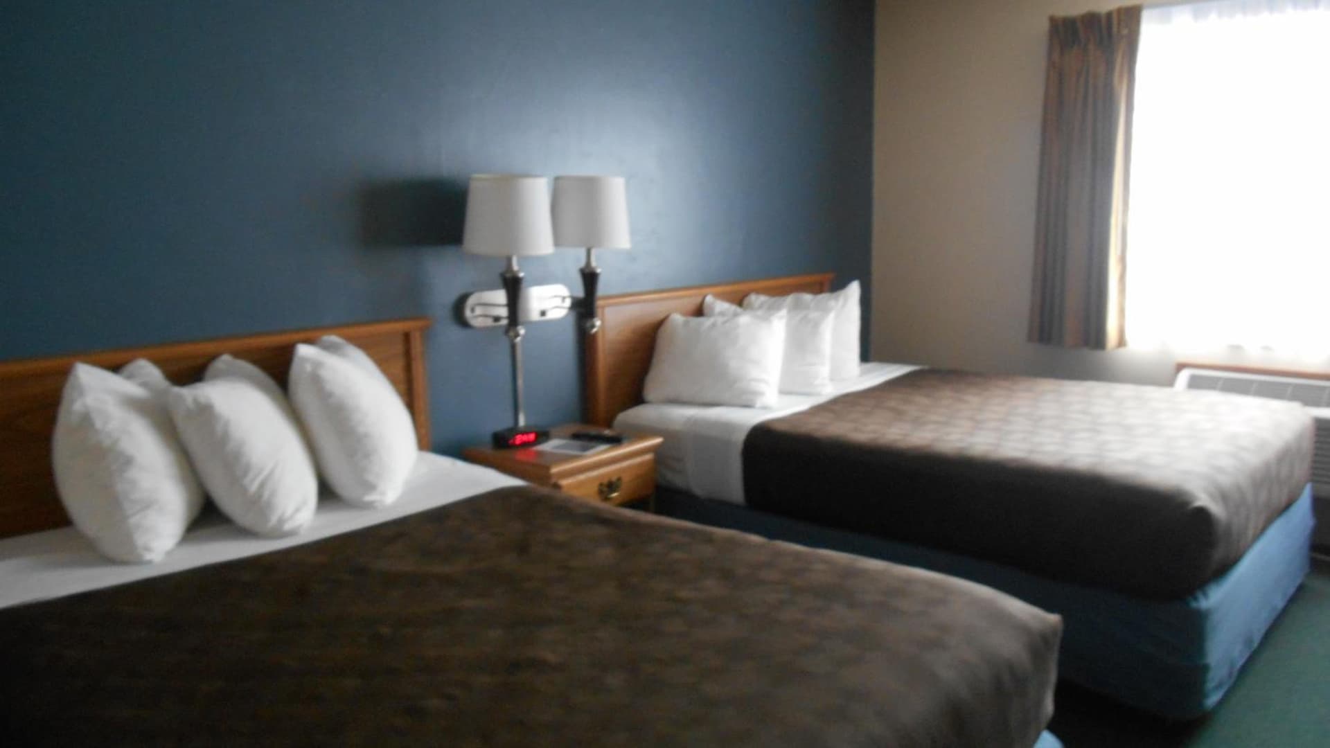 AmericInn by Wyndham Sturgeon Bay interior in Sturgeon Bay, WI — gallery photo 2
