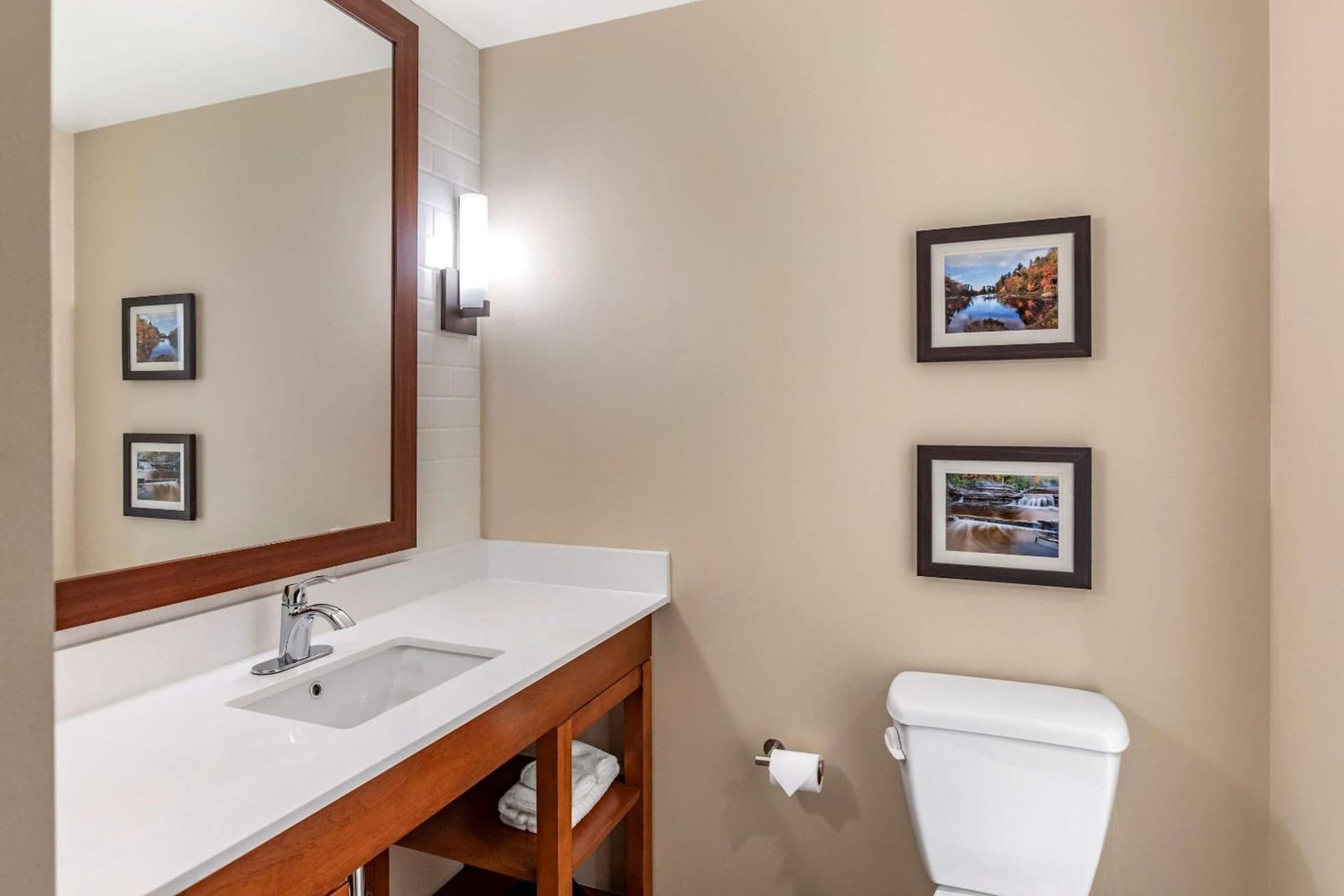 Comfort Inn & Suites Clarkston Pine Knob Area gallery photo in Clarkston — image 22