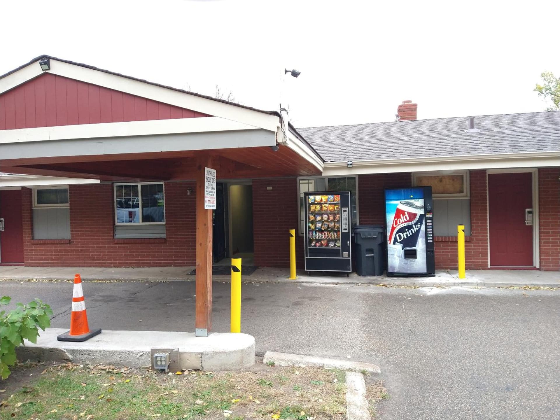 Highway Motel gallery photo in Saint Paul, MN — image 5
