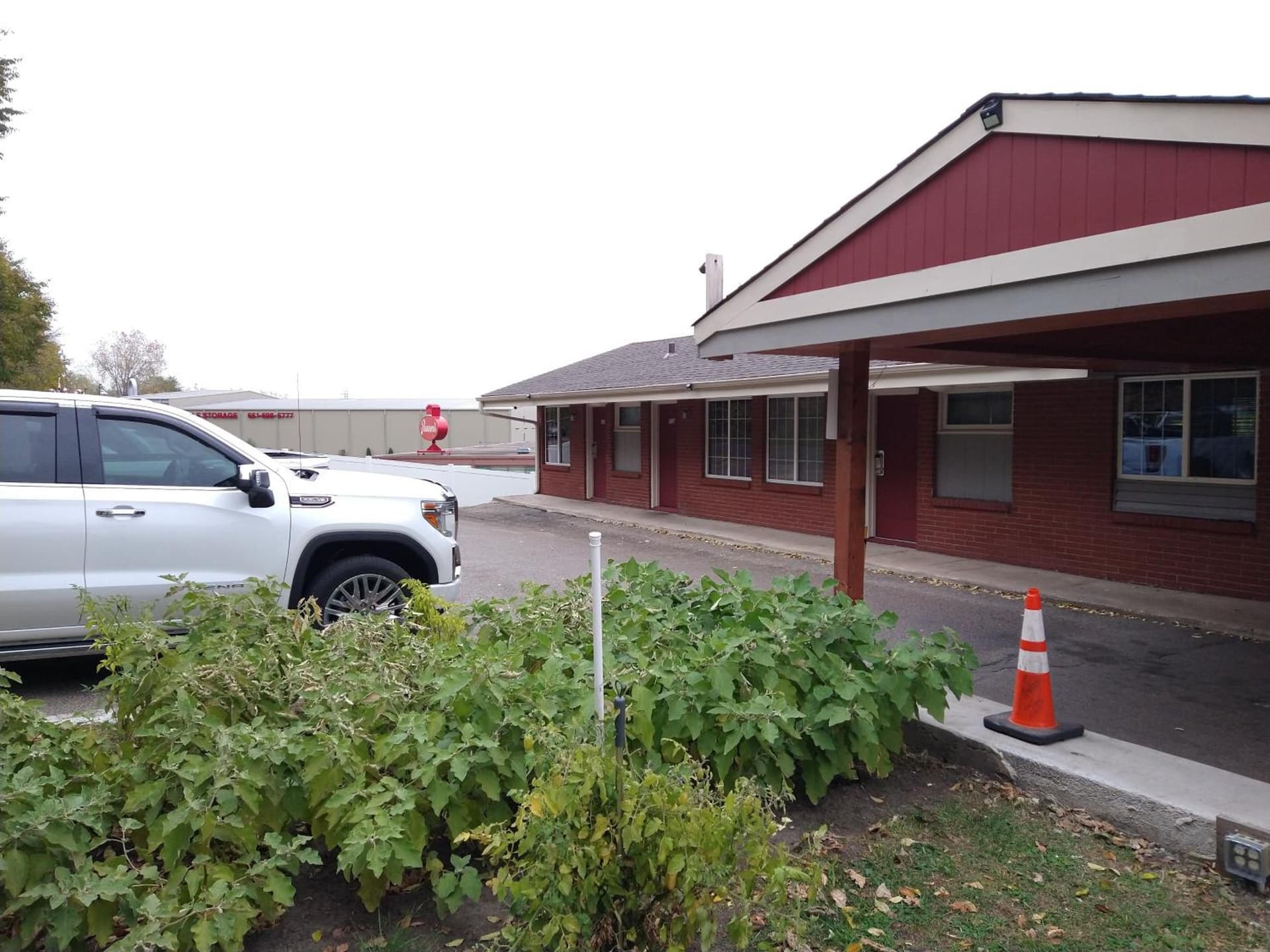Highway Motel property views in Saint Paul, MN — gallery photo 3