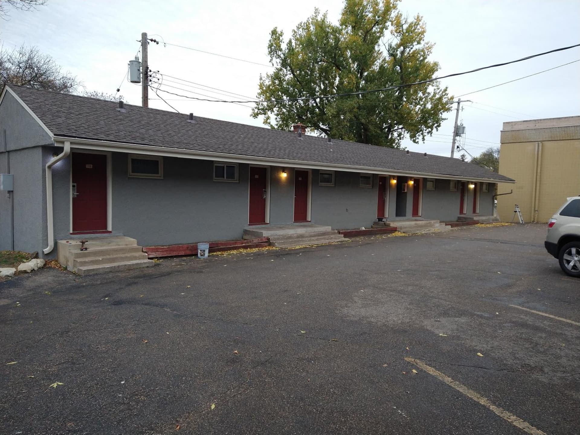 Highway Motel featured exterior or lobby in Saint Paul, MN — similar hotel