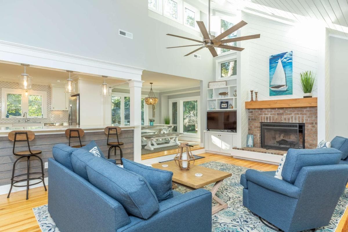 Wild Dunes Resort - Vacation Rentals interior in Isle of Palms, SC — gallery photo 2