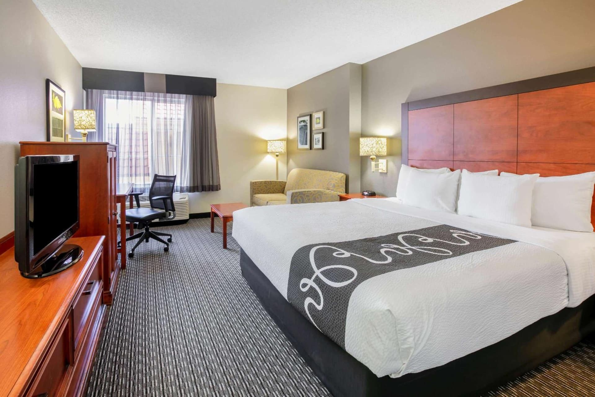 La Quinta by Wyndham DFW Airport South / Irving gallery photo in Irving, TX — image 7