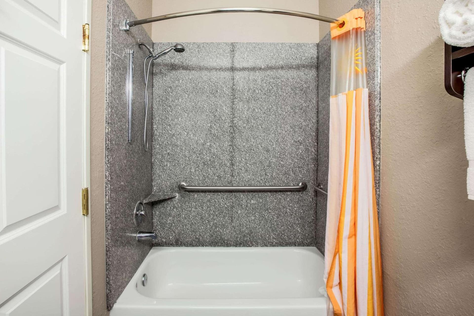 La Quinta by Wyndham Pasadena gallery photo in Pasadena, TX — image 17