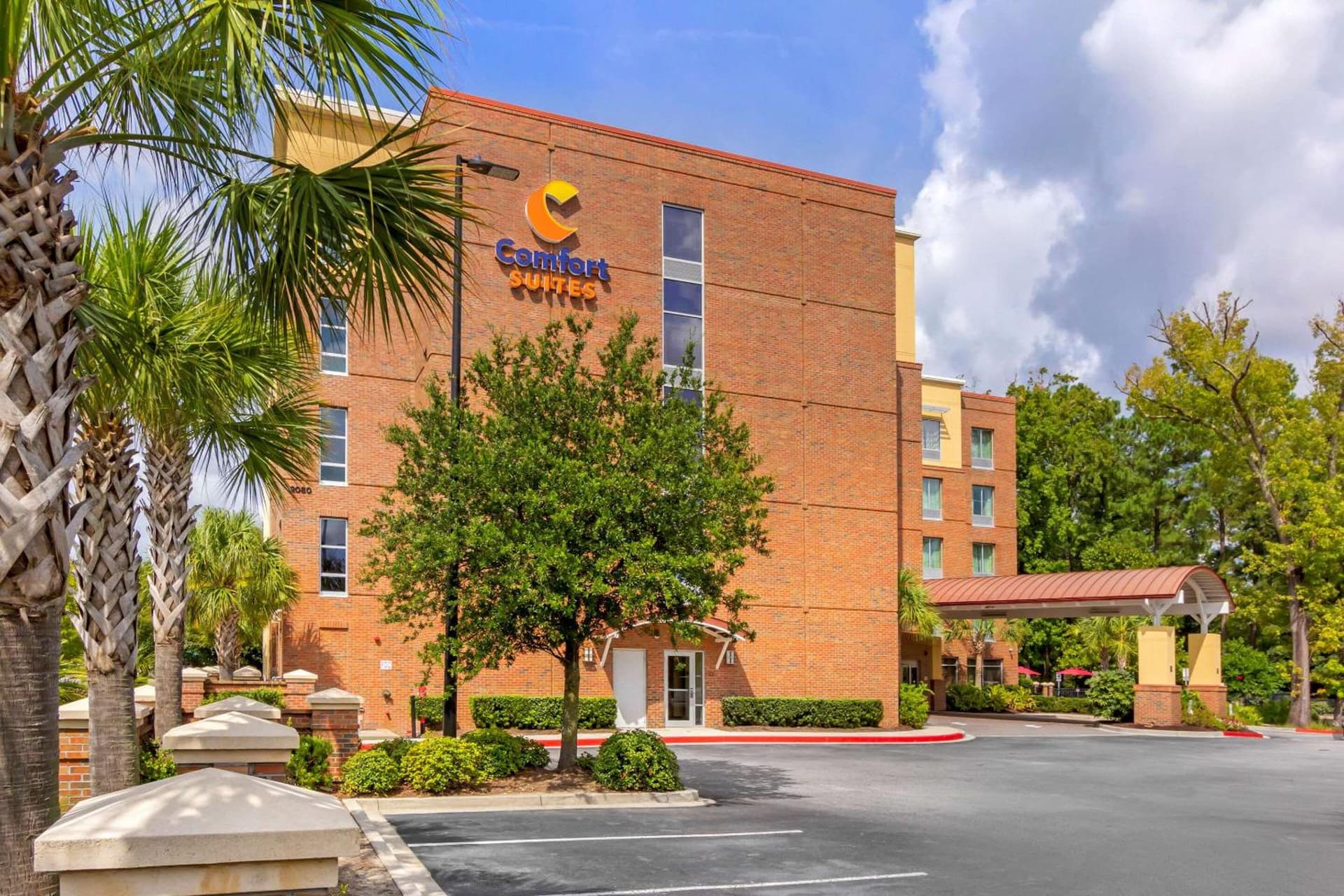 Comfort Suites Charleston West Ashley interior in Charleston, SC — gallery photo 2