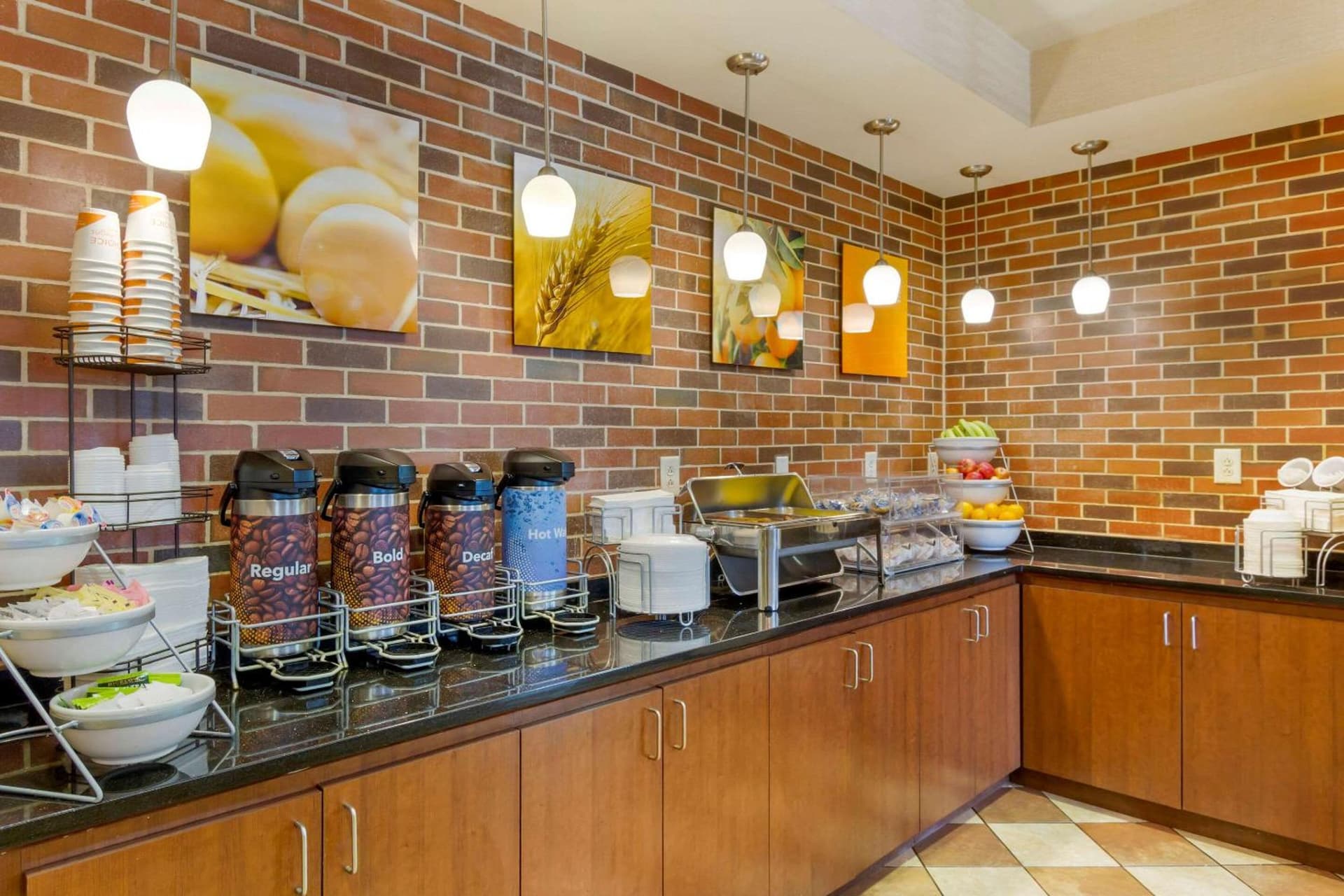 Comfort Suites Charleston West Ashley gallery photo in Charleston, SC — image 37