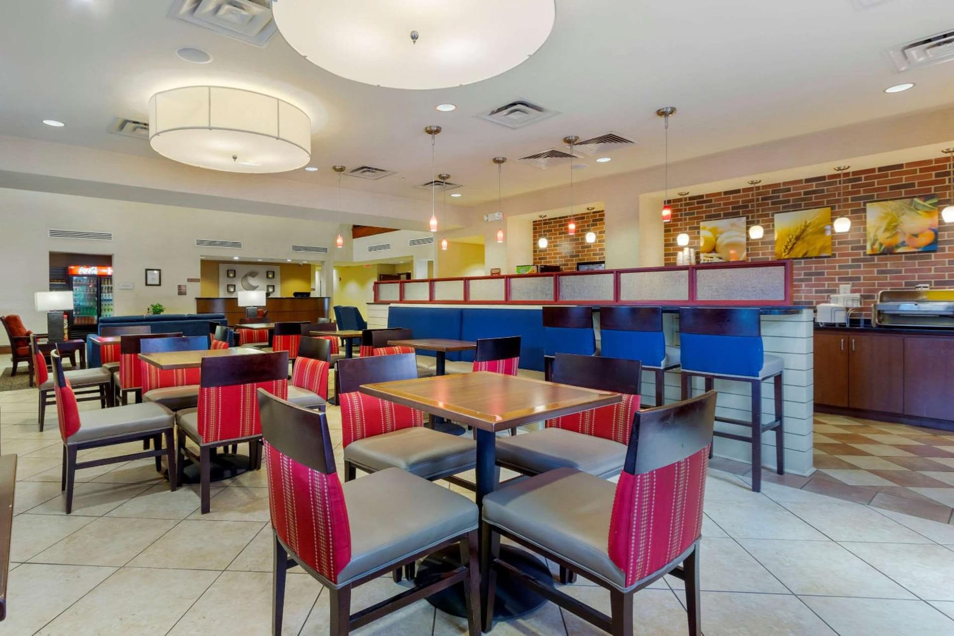 Comfort Suites Charleston West Ashley gallery photo in Charleston, SC — image 41
