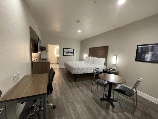 Palace Inn Blue - Garth Rd gallery photo in Baytown, TX — image 15