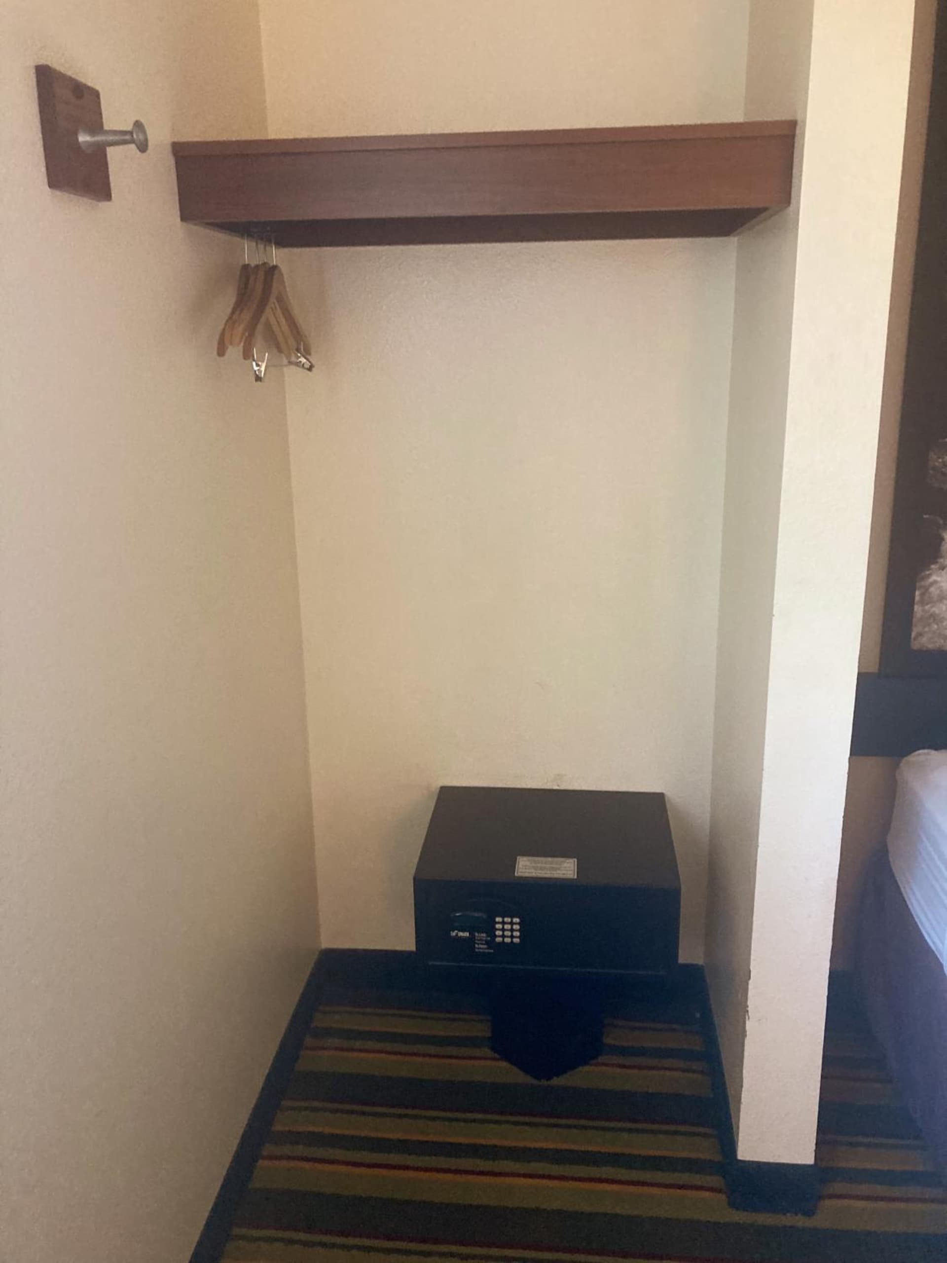 Super 8 by Wyndham Windsor gallery photo in Windsor, CO — image 4