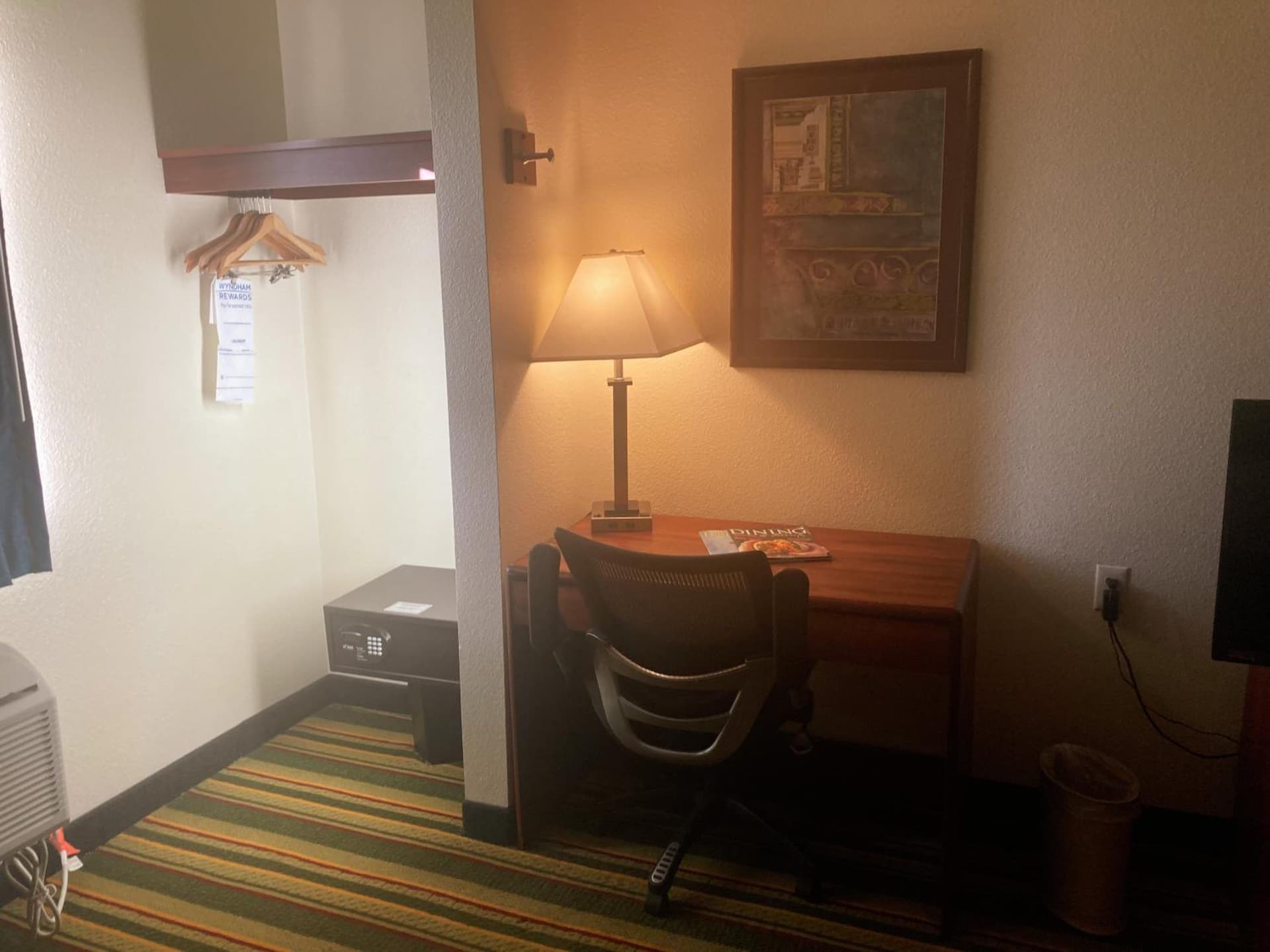 Super 8 by Wyndham Windsor gallery photo in Windsor, CO — image 10